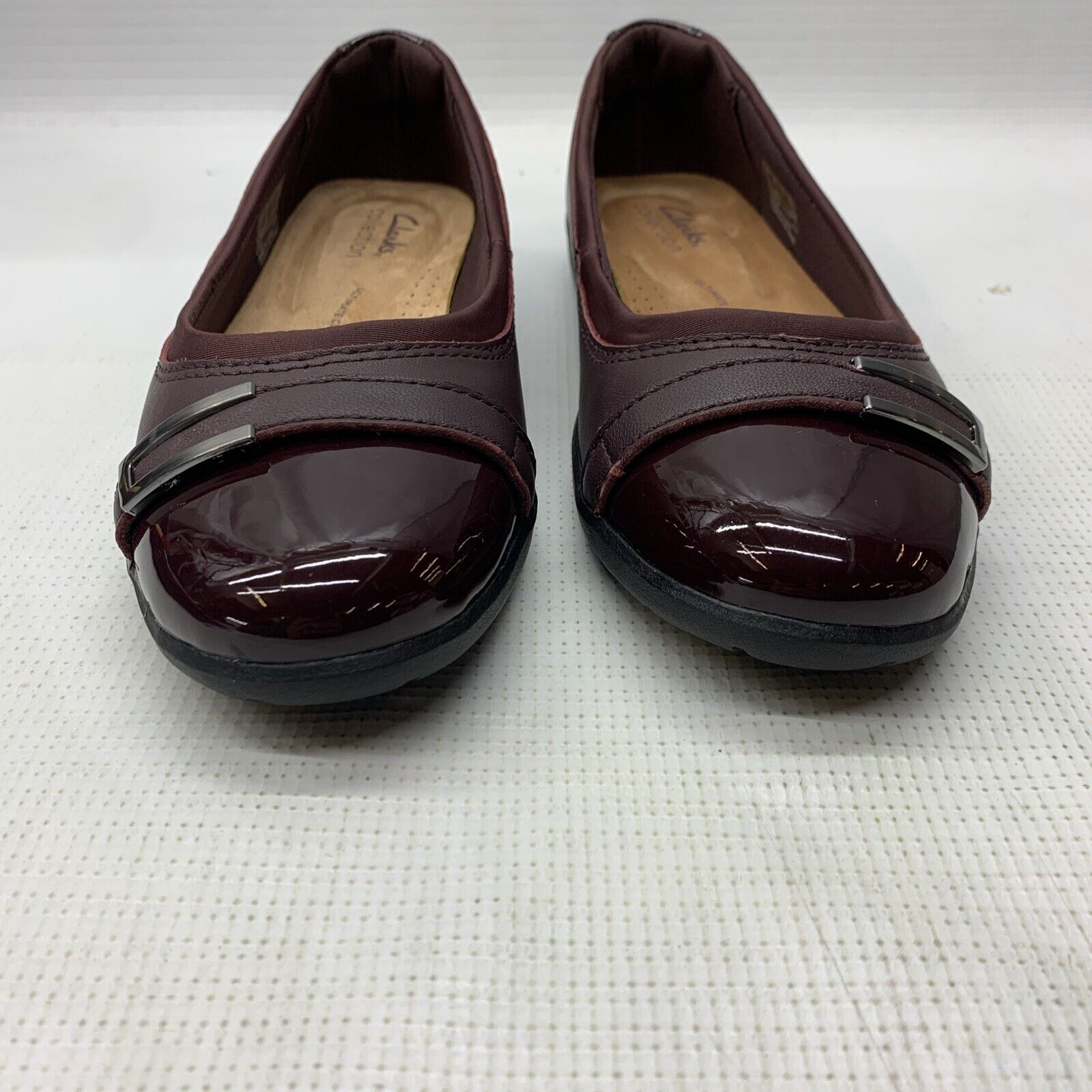 Clarks Women's Leather Ballet Flat Meadow Rose Wine Sandal Size 6.5M Slip-on