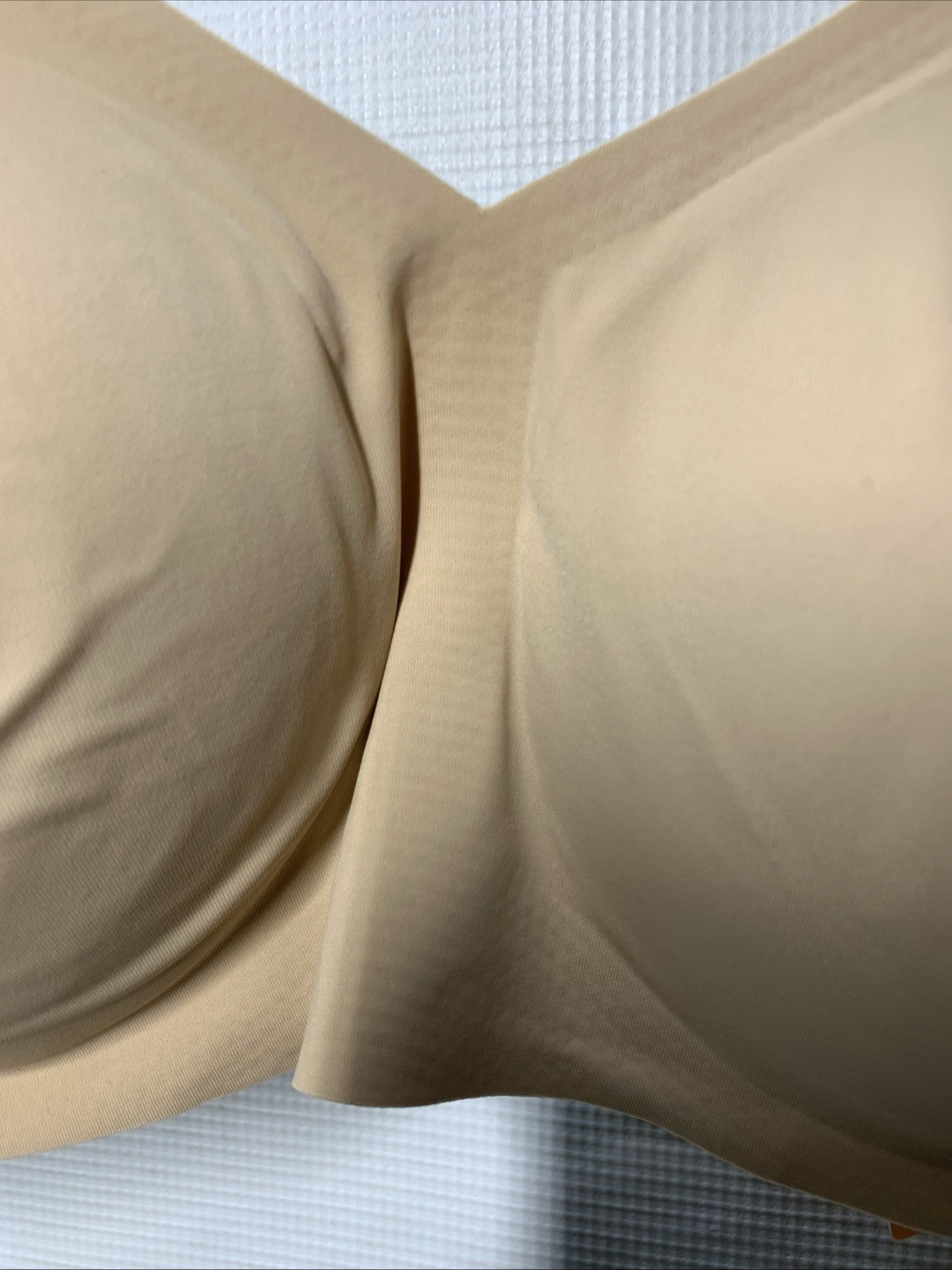 True & Co MEDIUM Body Boost Wireless Hook Back Push Up T-shirt Bra Beige Size M