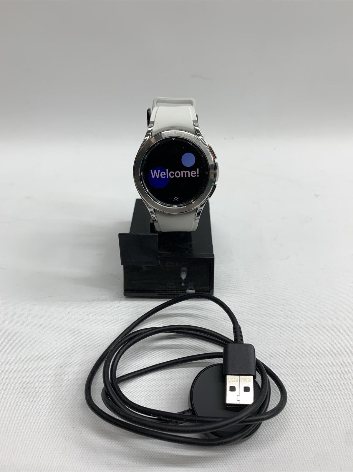 Samsung Galaxy Watch 4 Classic 42mm Smartwatch Bluetooth Silver R880 Small/Med