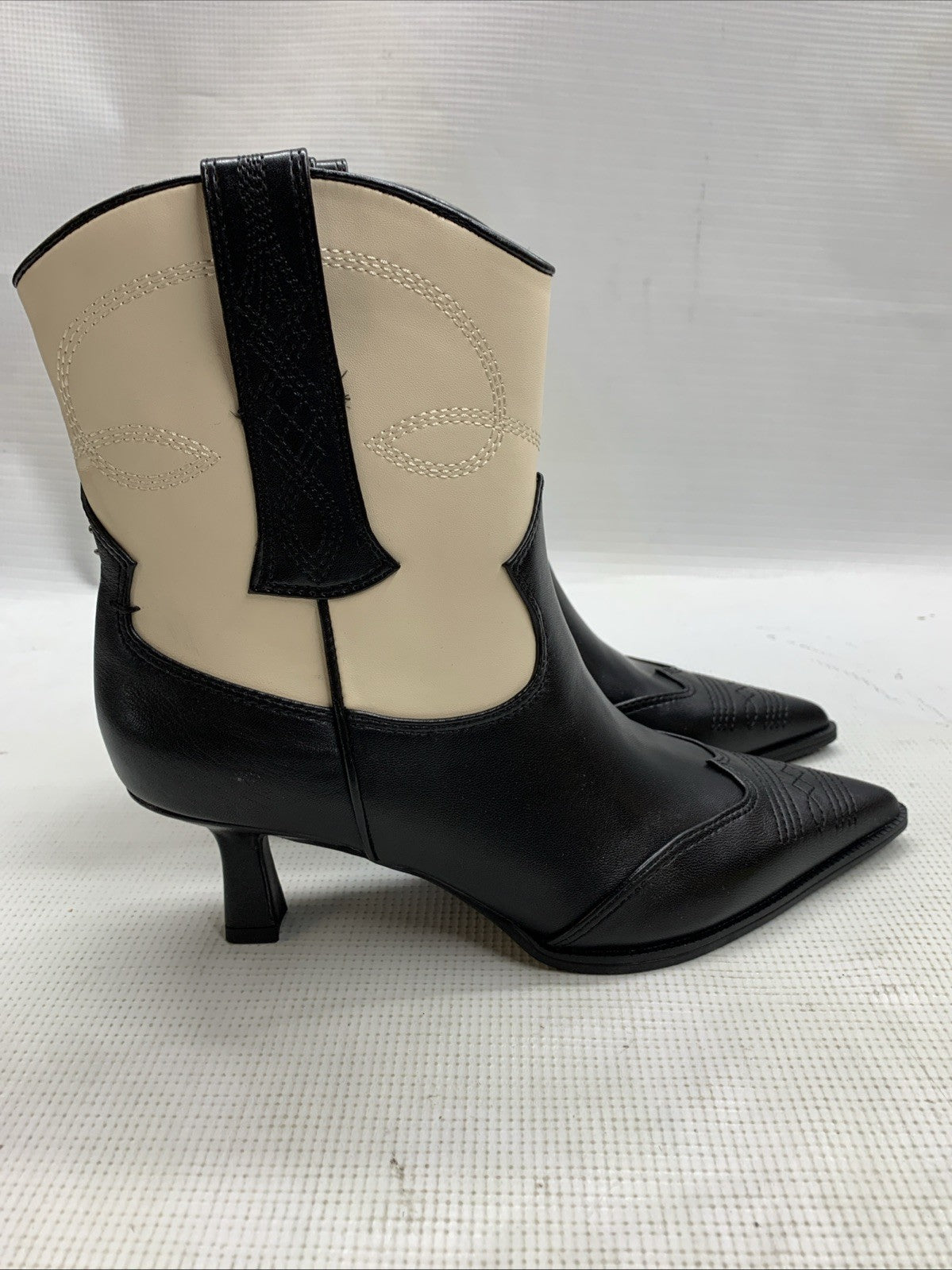 Circus NY by Sam Edelman Women's Yolanda Western Heel Boot Size 6 Black Vanilla