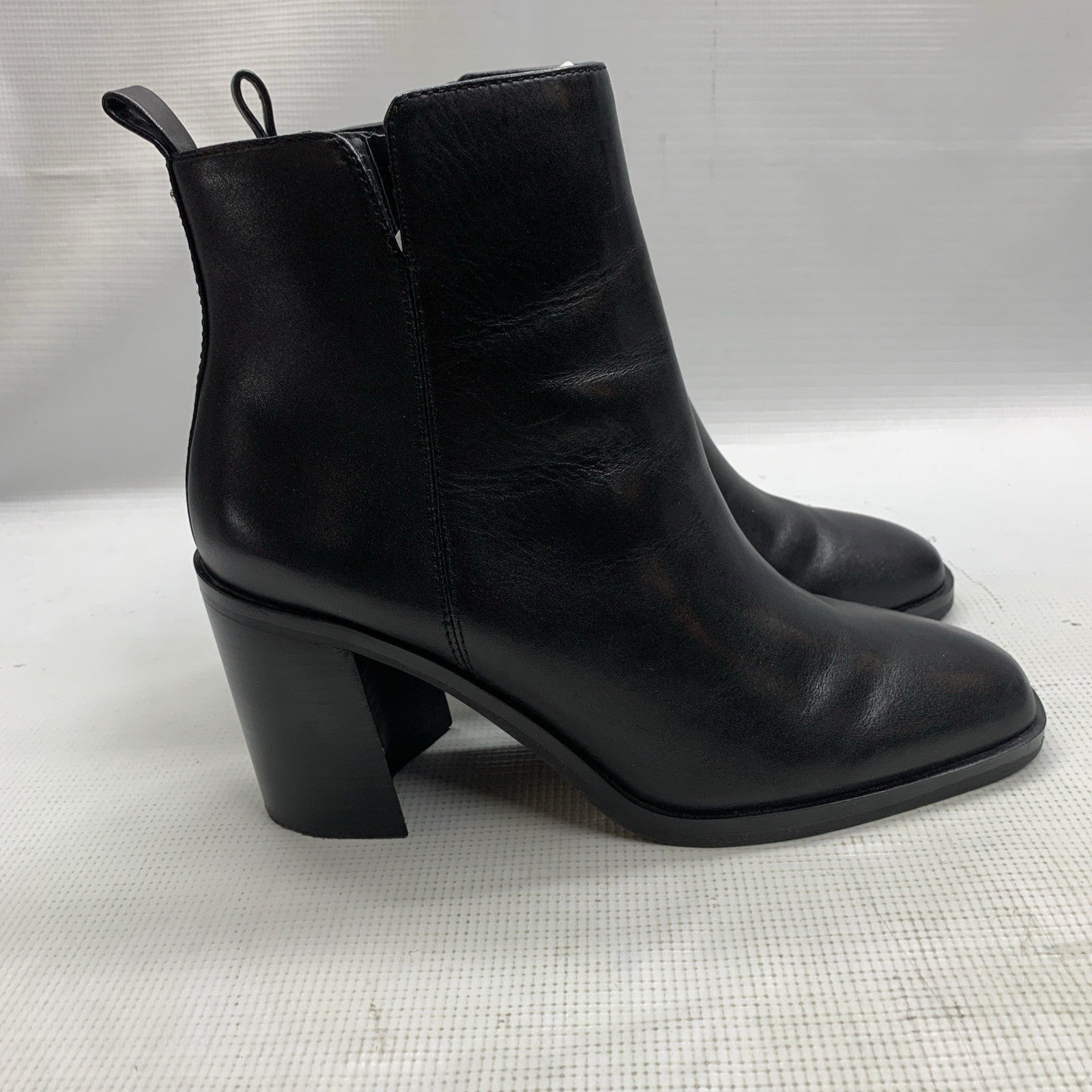 ALDO Womens Hay Ankle Boot Black Size 10 B HAY-001 001-043 Block Heel Almond Toe