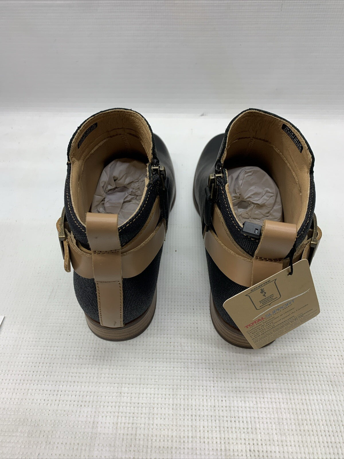 Spenco Waco Dove Creek Black Ankle Boots Womens Size 7.5 Leather Upper Side Zip