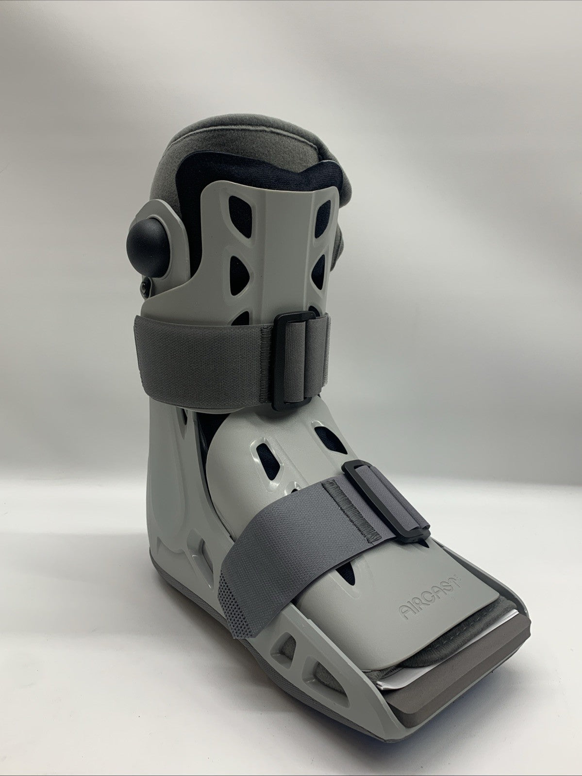 Aircast AC141FB03-M Airselect Walker Brace/Walking Boot Short Medium Lightweight