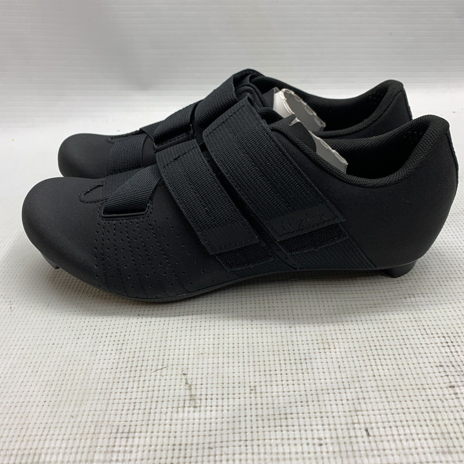 Fi'zi:k Tempo R5 Powerstrap Cycling Shoe Black Size 9.5 Hook & Loop Lightweight