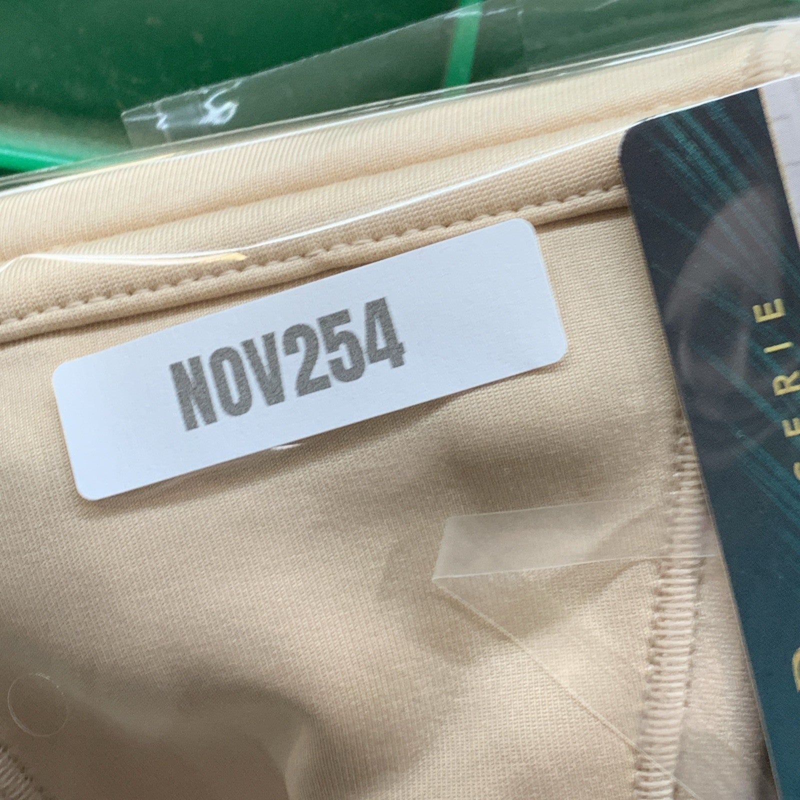 Vanity Fair 74380 Womens Bra Strapless Beauty Back Underwire Rose Beige Size 36D