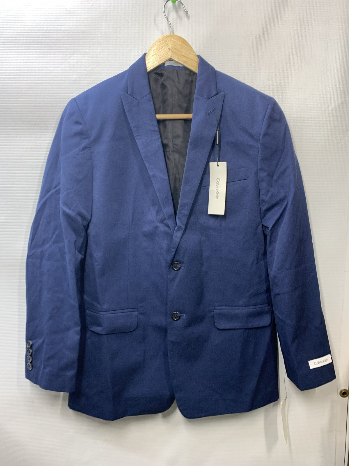 Calvin Klein Boys' 2-Piece Formal Suit Set Size 18 Long Sleeve Jacket and Pants