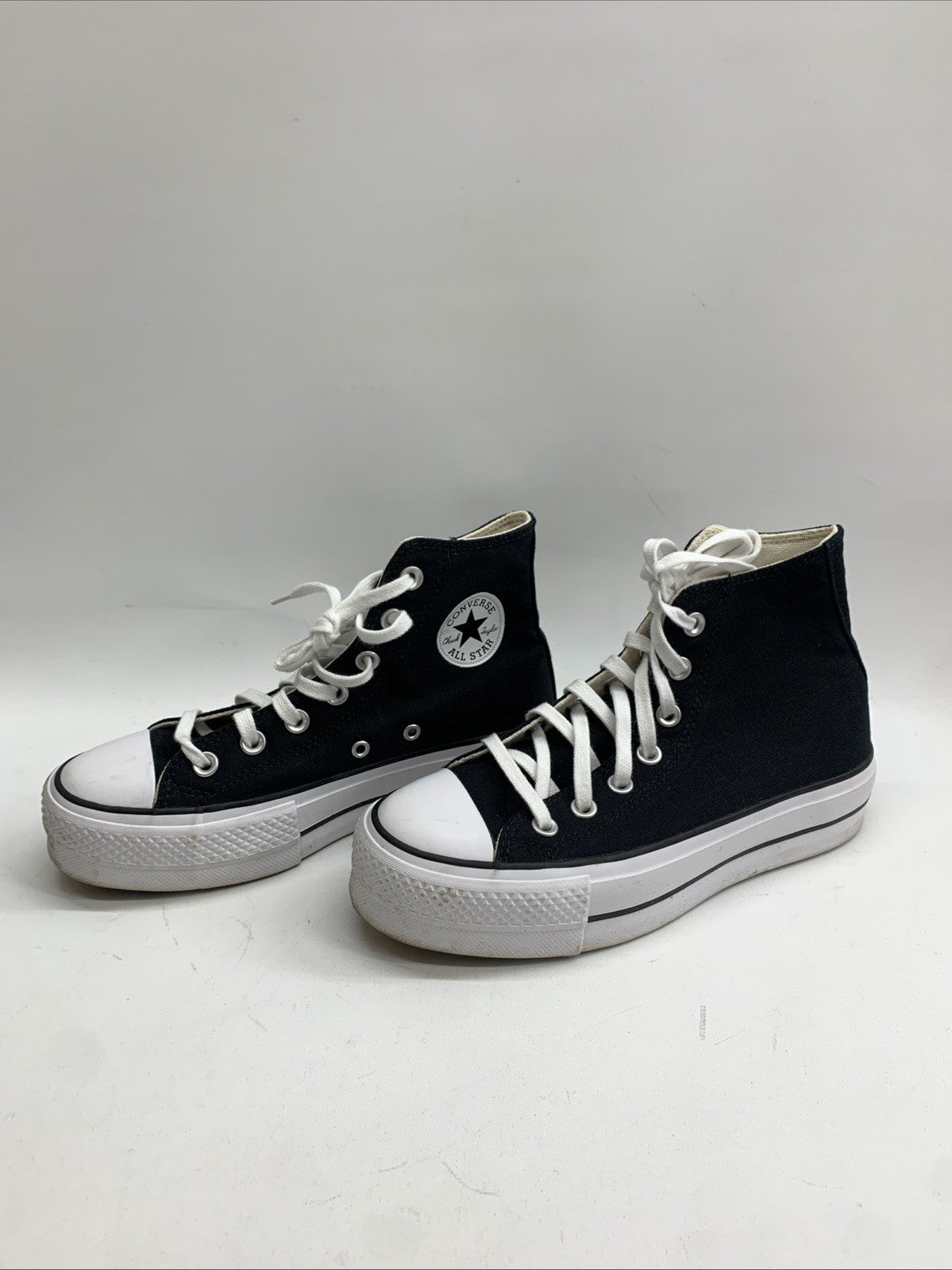 Converse Women's Fashion Sneakers Chuck Taylor All Star High Shoe 560845F Size 6
