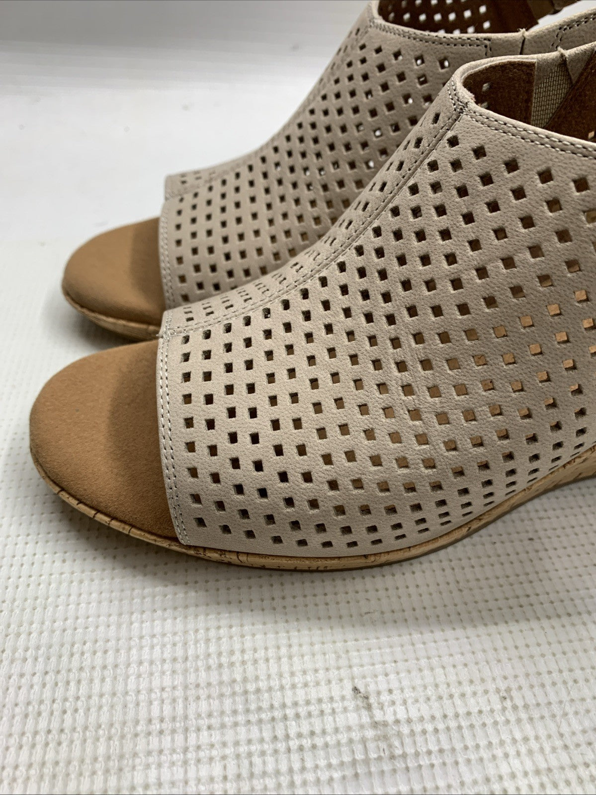 ROCKPORT Women's Briah Perf Sling Wedge Heel Sandals Taupe Size 8.5W Open Toe