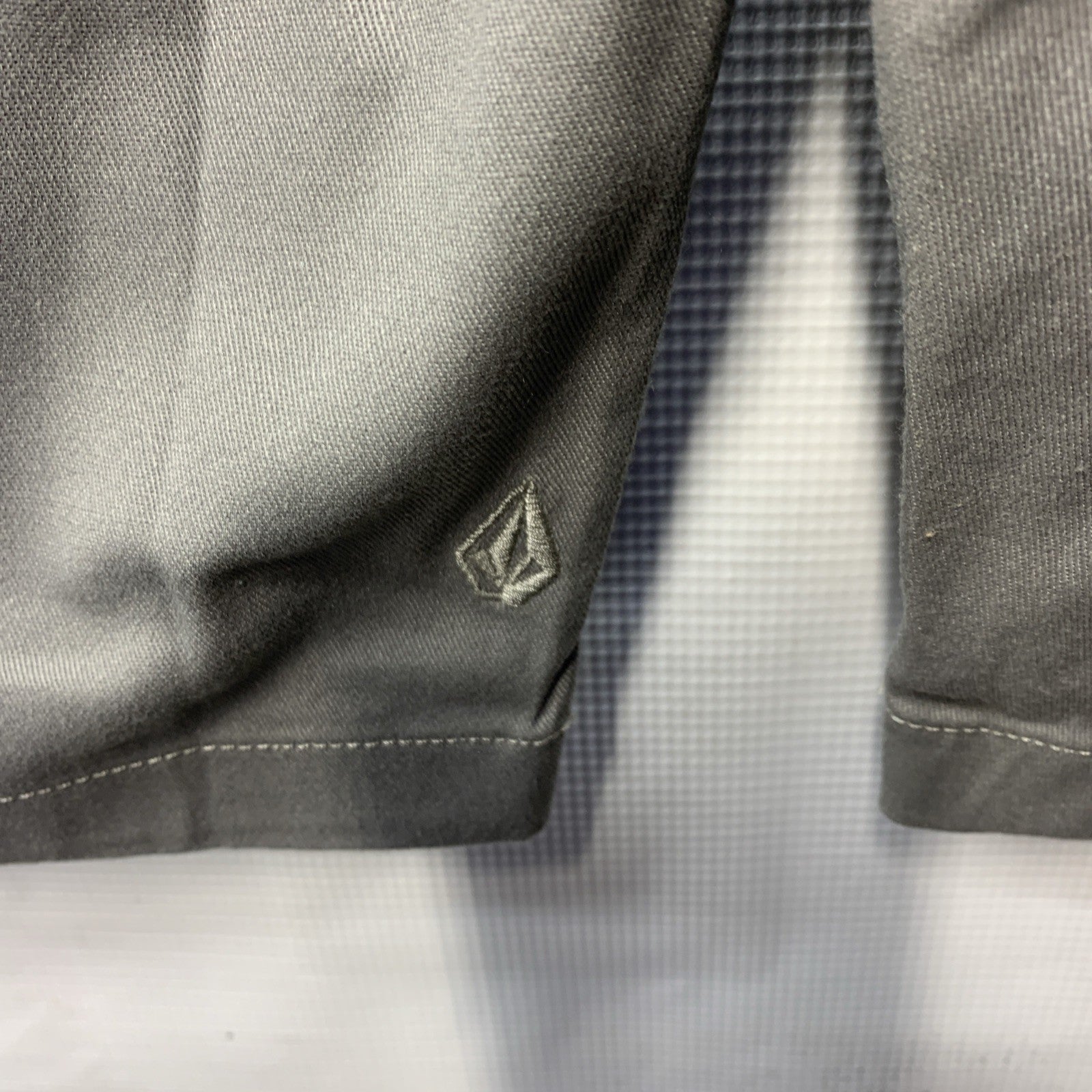 Volcom Men's VMonty Stretch 22 Chino Shorts A09117V3 Size 34 Dark Gray w/Pockets