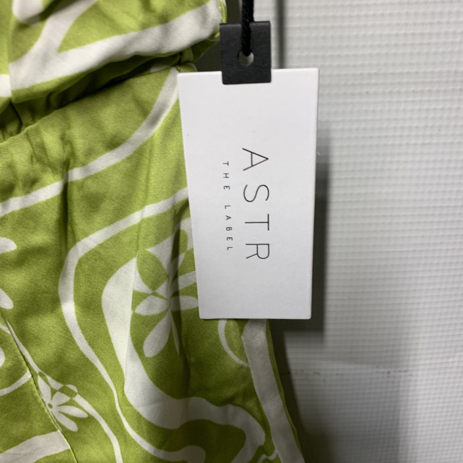 Light green ASTR Women's The Label Laylin evening dress for women, XS size, perfect for party occasions.