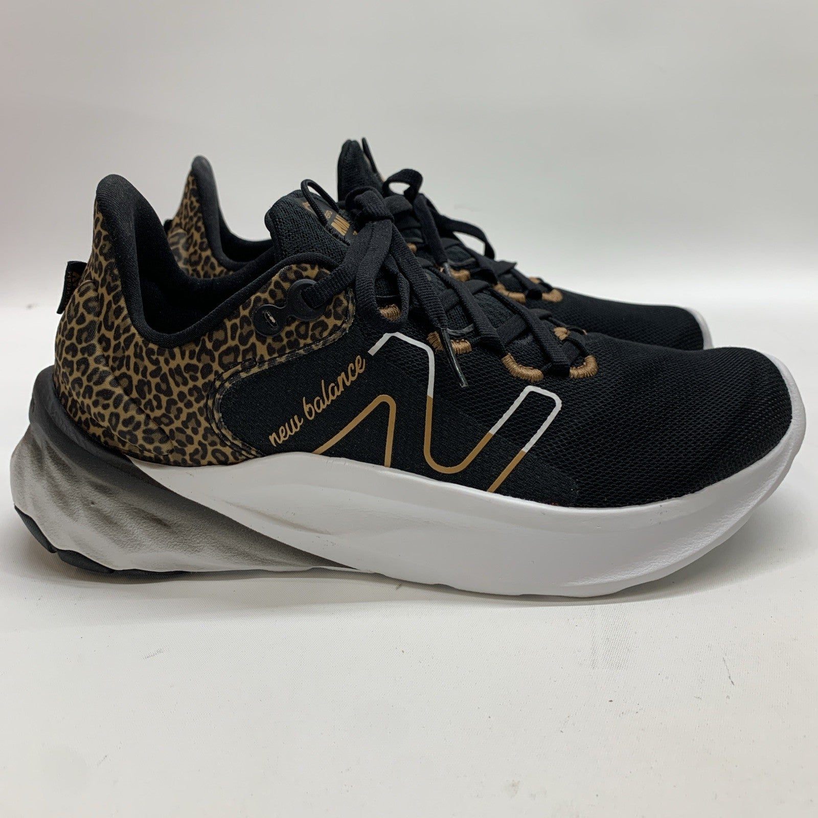 New Balance Women's Fresh Foam Roav V2 Sneaker Black /White/Leopard Print 7.5