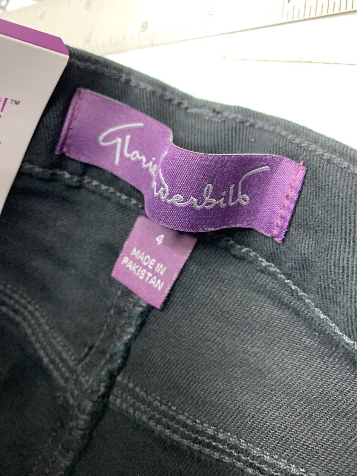 Gloria Vanderbilt Black Denim AMANDA Straight Leg Cotton Blend Size 4 Long Pants