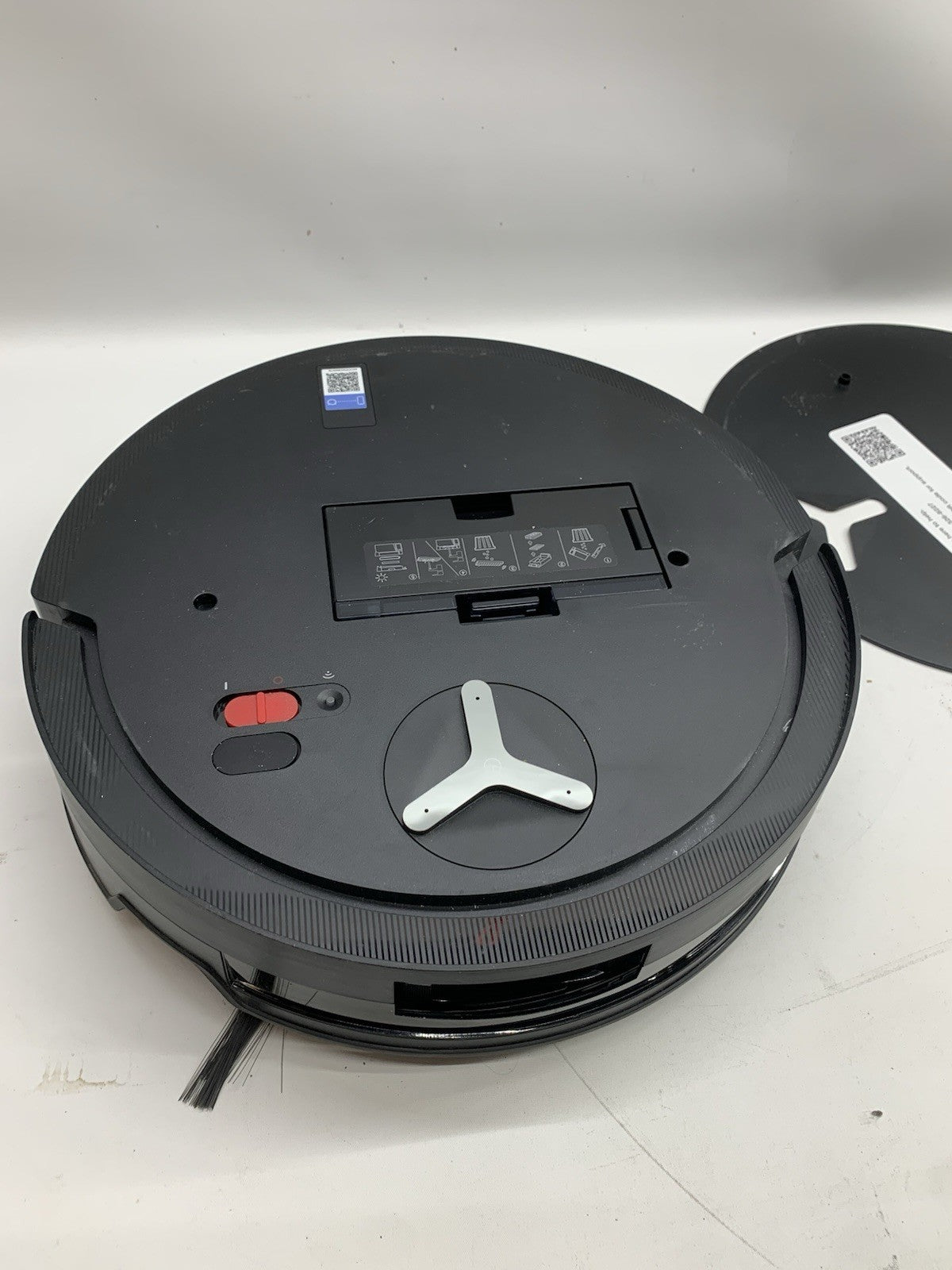 ECOVACS DEEBOT X11 OmniCyclone Robot Vacuum & Mop for Large Homes Pet Hair USED