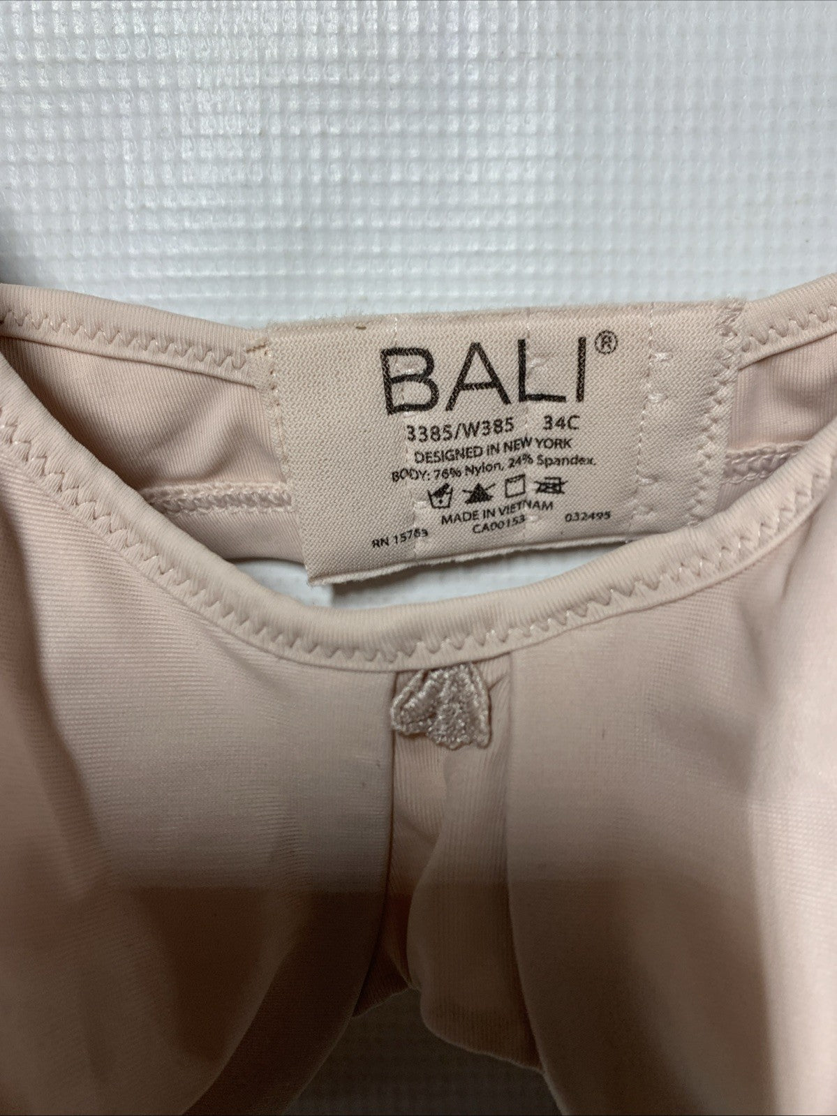 Bali Women's 3385/W385 silky-smooth lining underwire minimizer bra in 34C, with seamless cups and adjustable straps