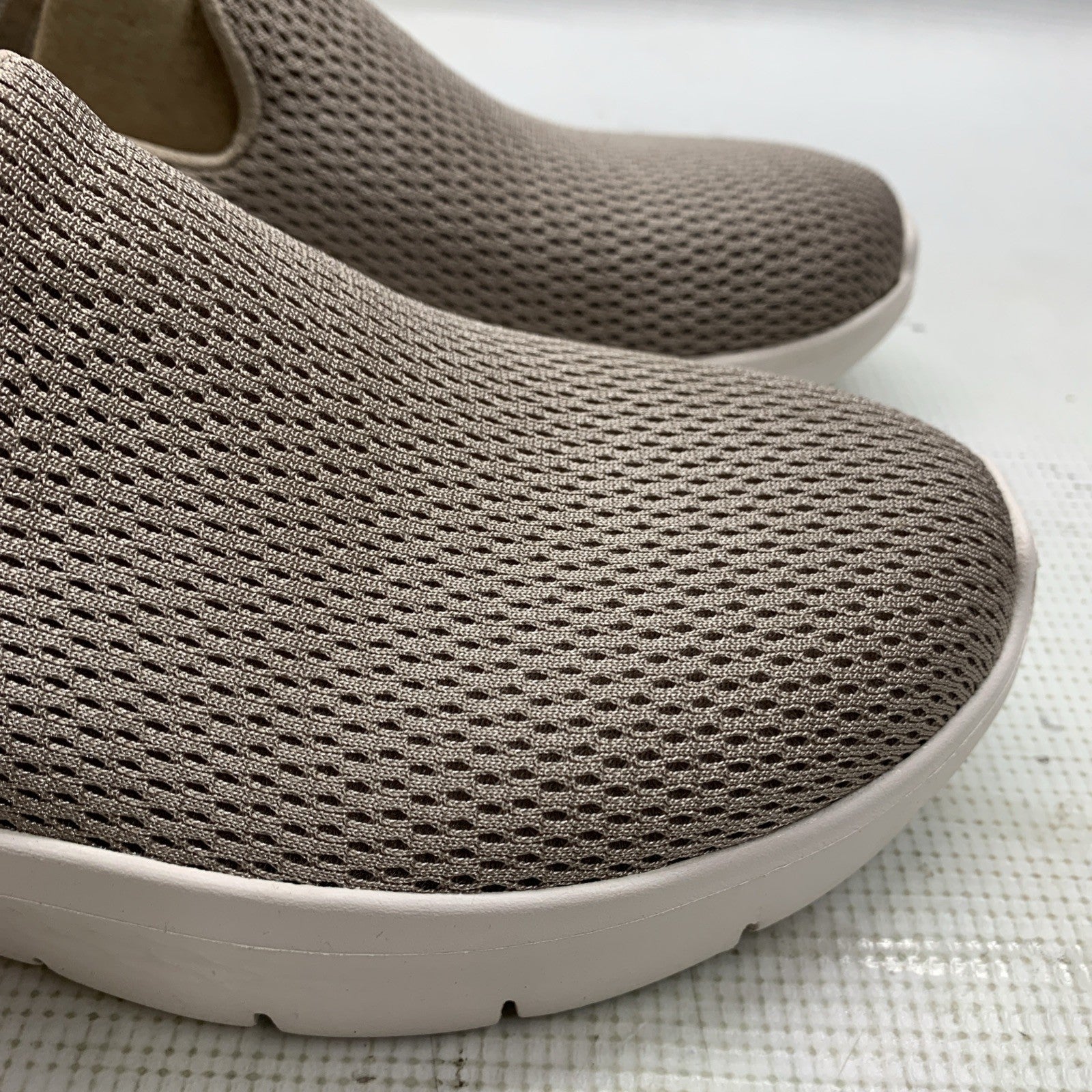 SKECHERS GoWalk GOGA Max GEN 5 Beige Mesh Slip-on Comfort Walking Shoe Women’s 8