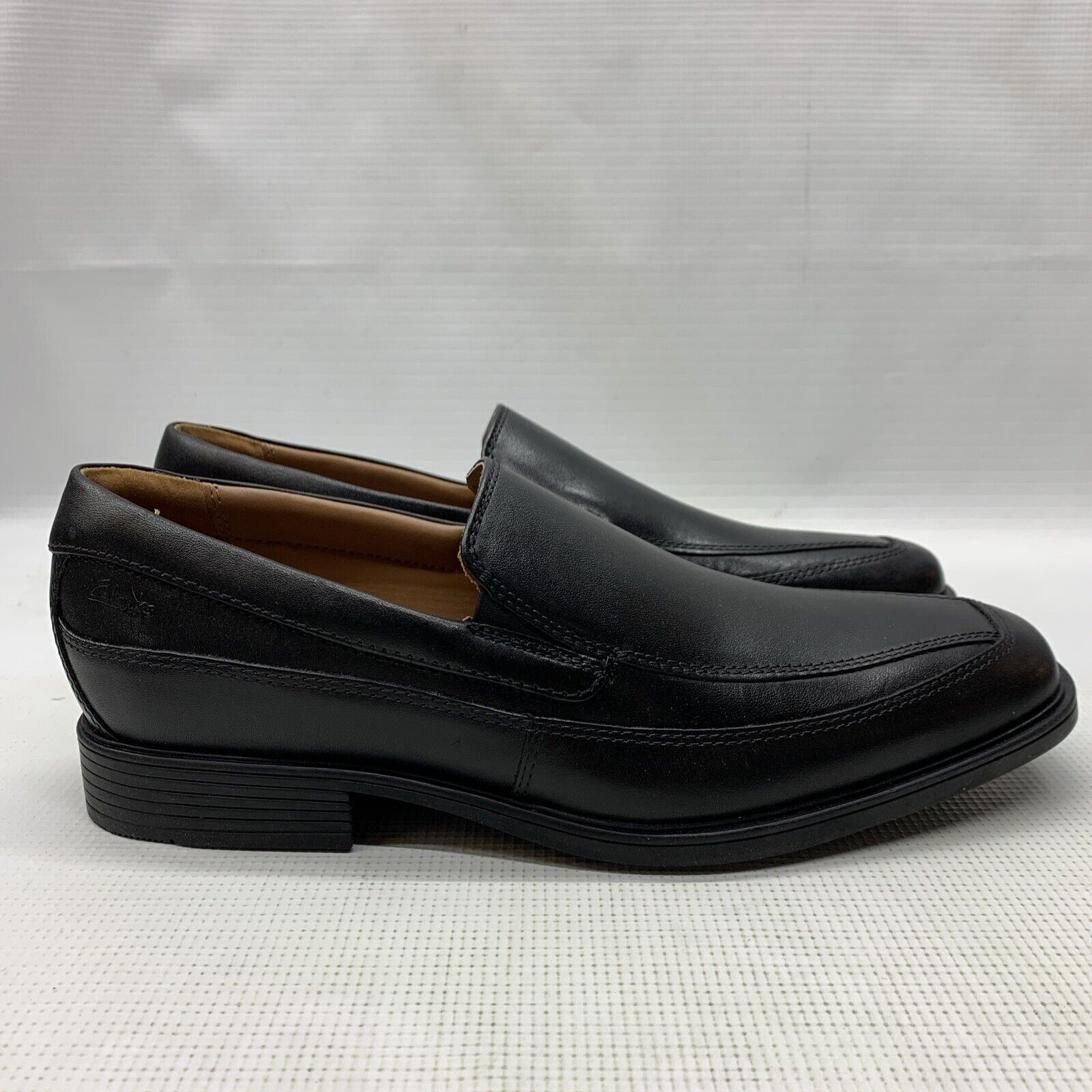 Clarks Mens Tilden Free Loafer Black Leather Size 8.5 Formal Business Shoes