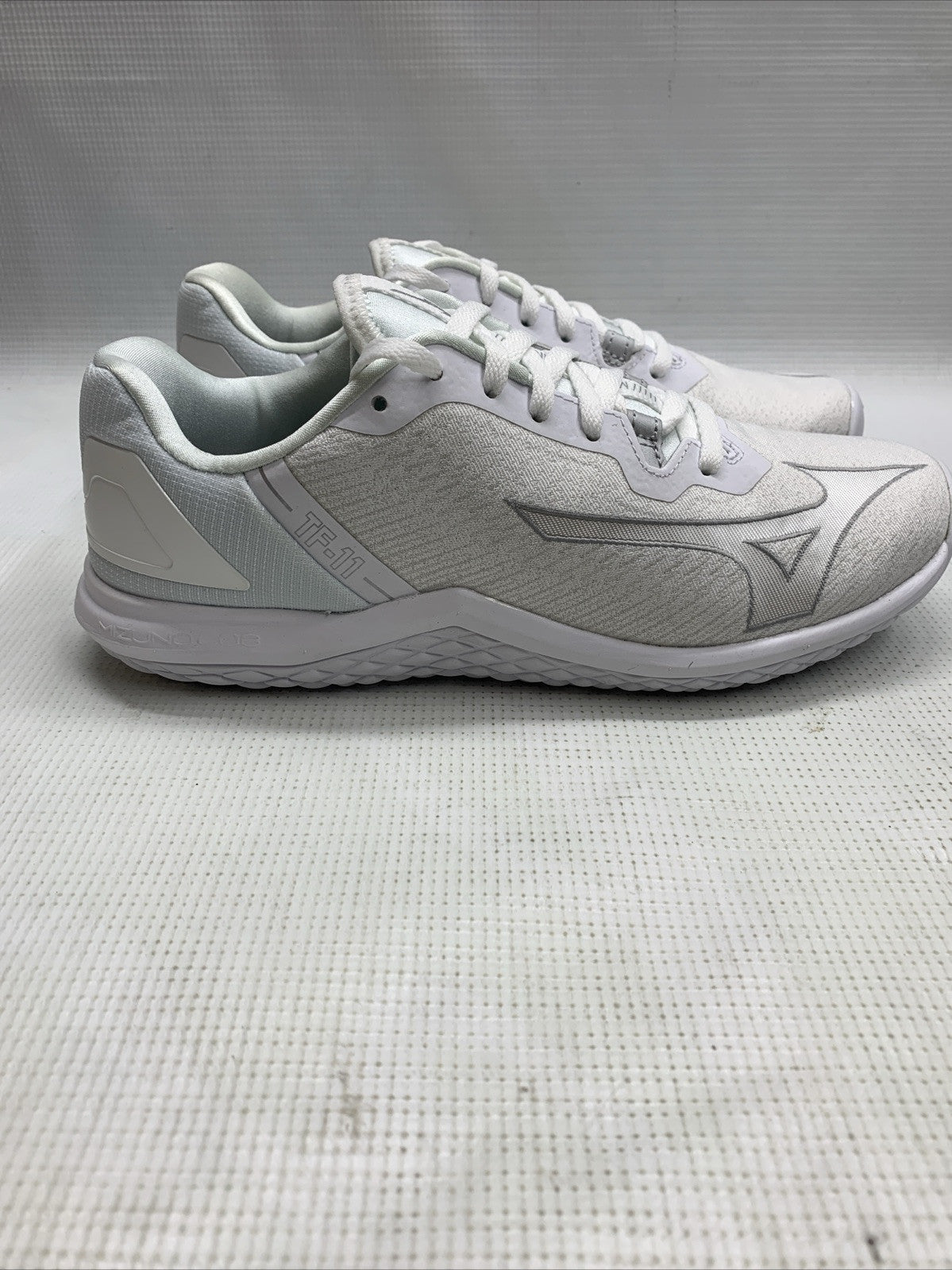 Mizuno Women TF-11 Cross Trainer 11 Fitness Shoes White Size 8.5 Lace-up Sneaker