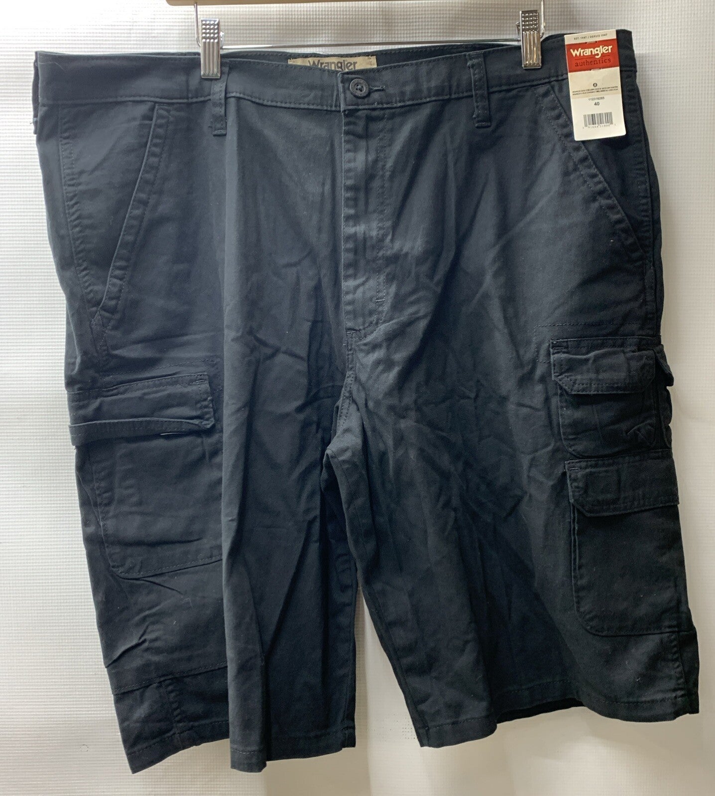 Wrangler Authentics Men’s  Relaxed Fit Stretch Cargo Short Black 40 with Pockets