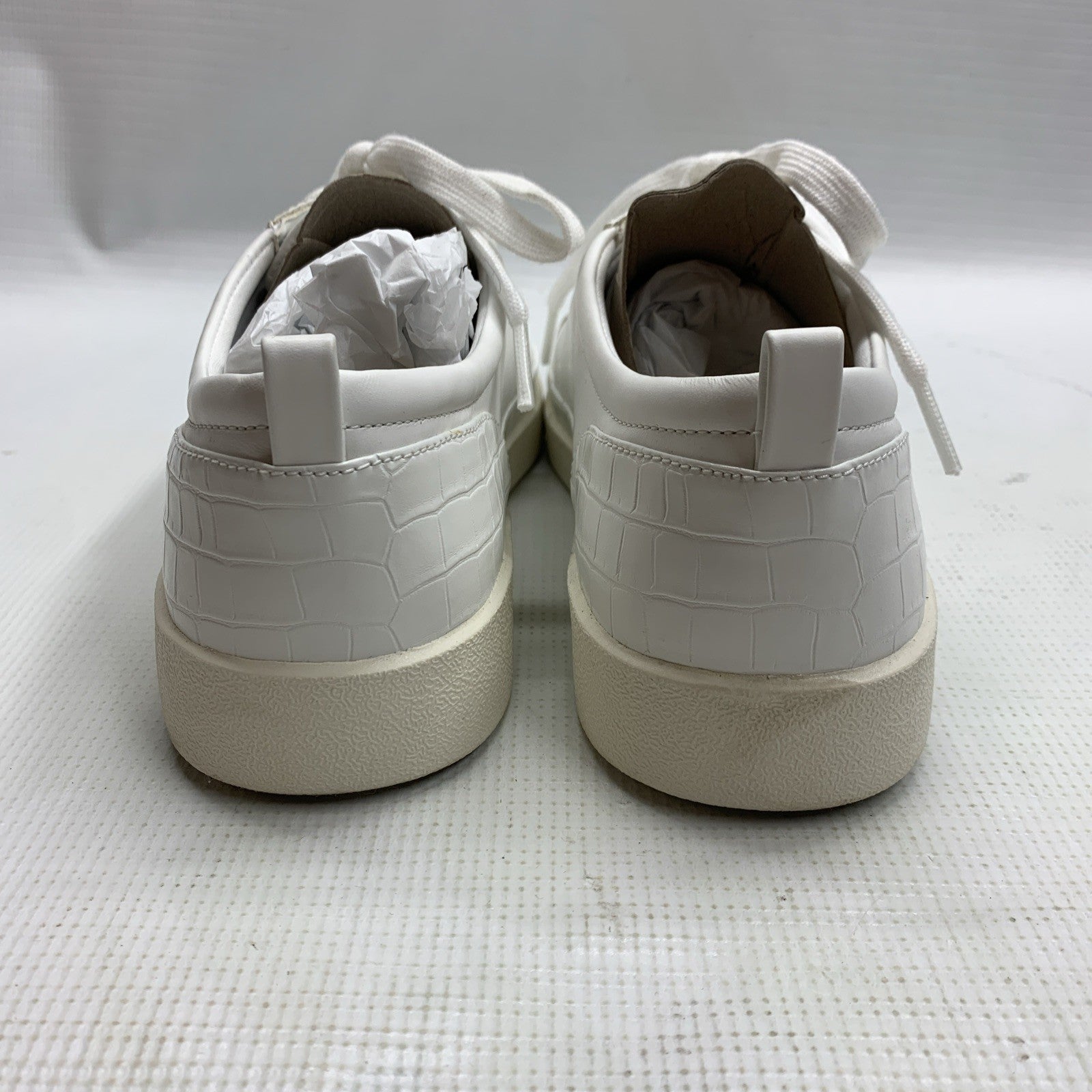 Vionic Womens Winny White Fashion Sneakers Size 9 Casual Comfort Shoes Lace-up