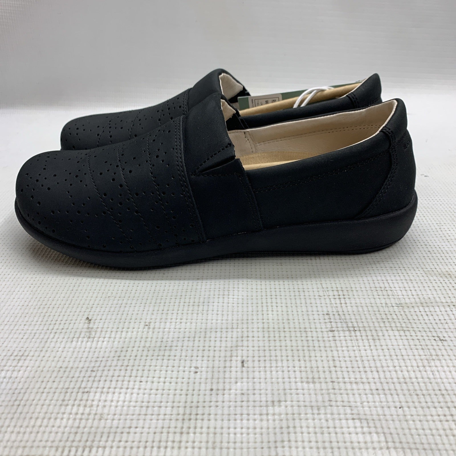 Revitalign Womens Size 9.5 Ridgeway Picasso Black Leather Slip On Comfort Shoe