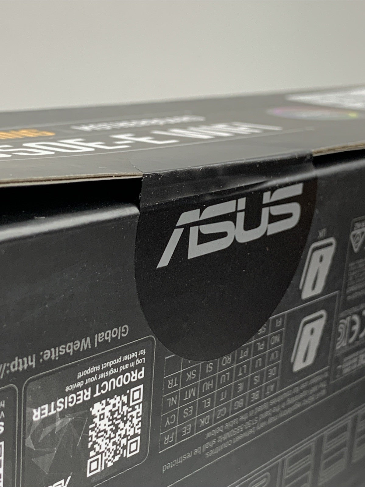 ASUS TUF GAMING B650E-E WIFI AMD AM5 B650 ATX motherboard, 8+2+1 80A DrMOS stage