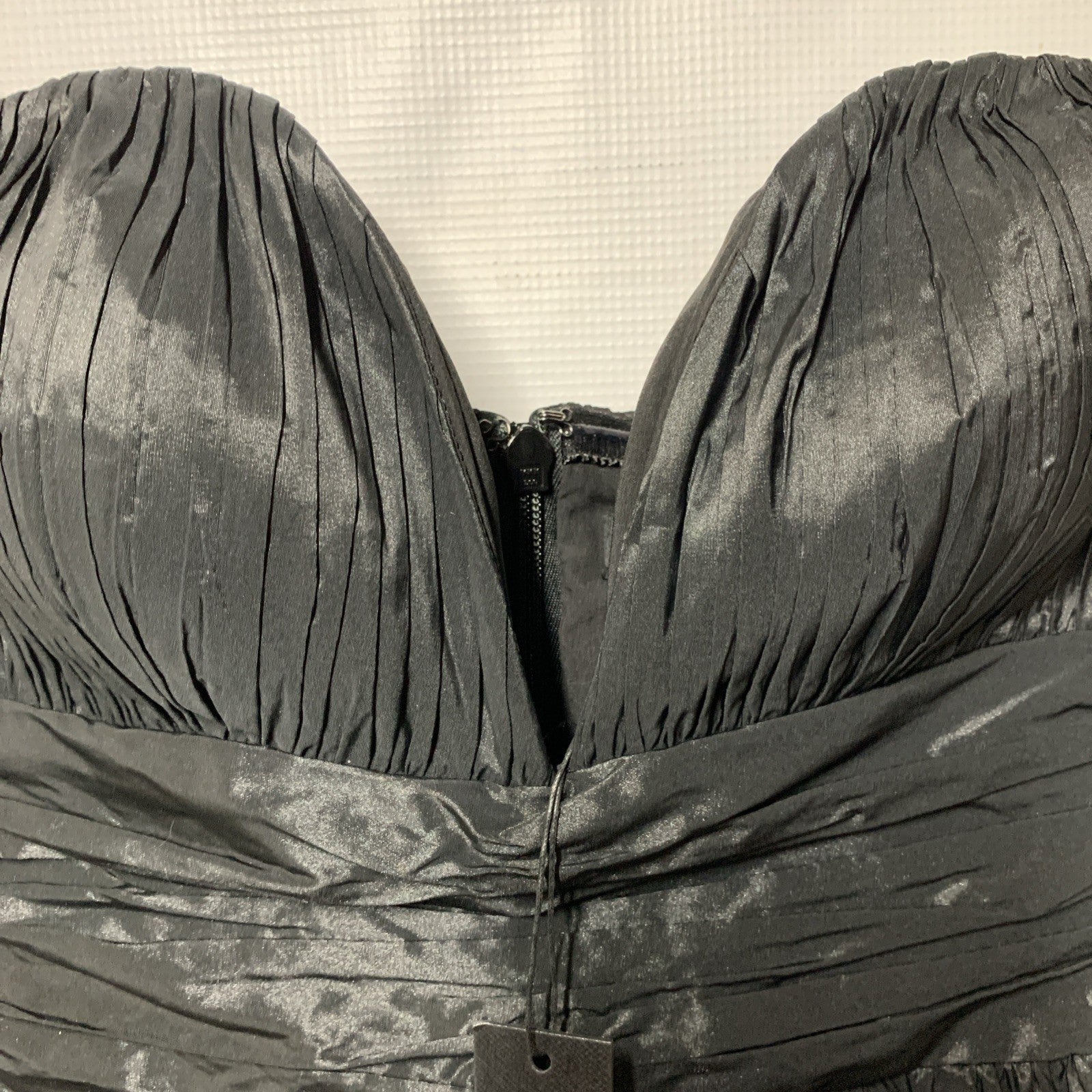 BCBGMAXAZRIA Women’s Maxazria Black Mini Strapless Ruched Evening Dress Size 6