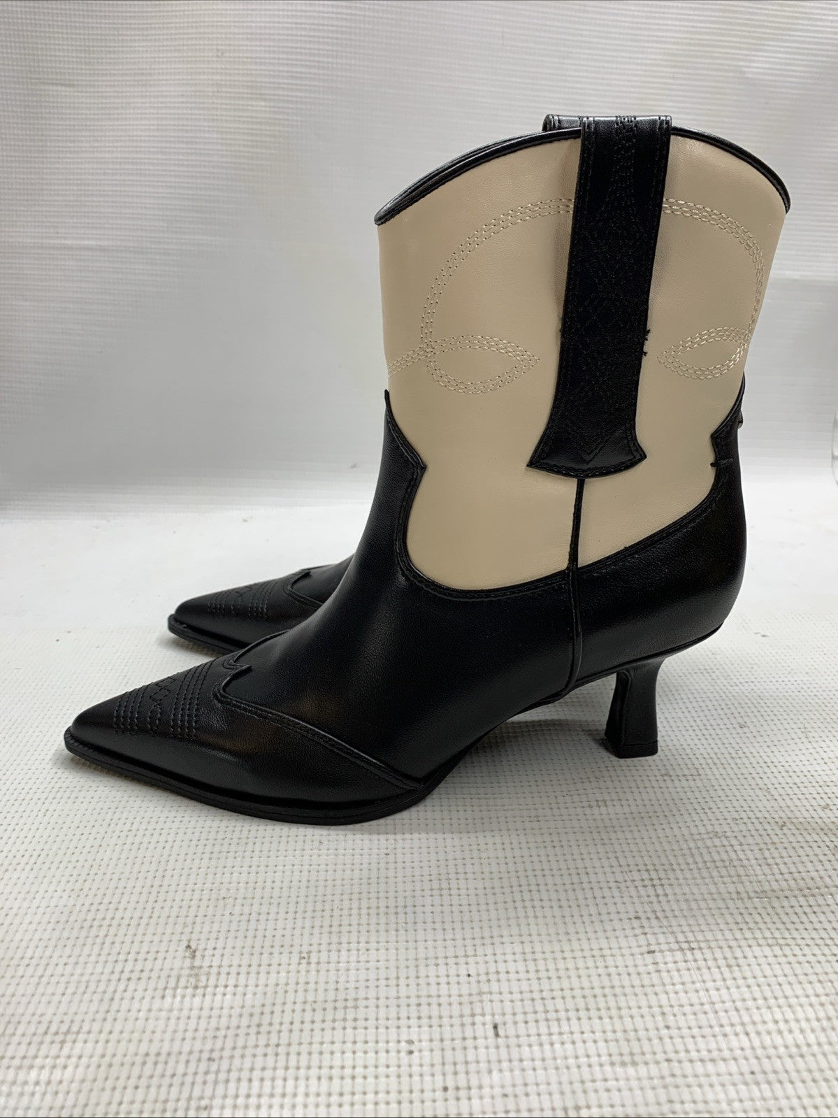 Circus NY by Sam Edelman Women's Yolanda Western Heel Boot Size 6 Black Vanilla