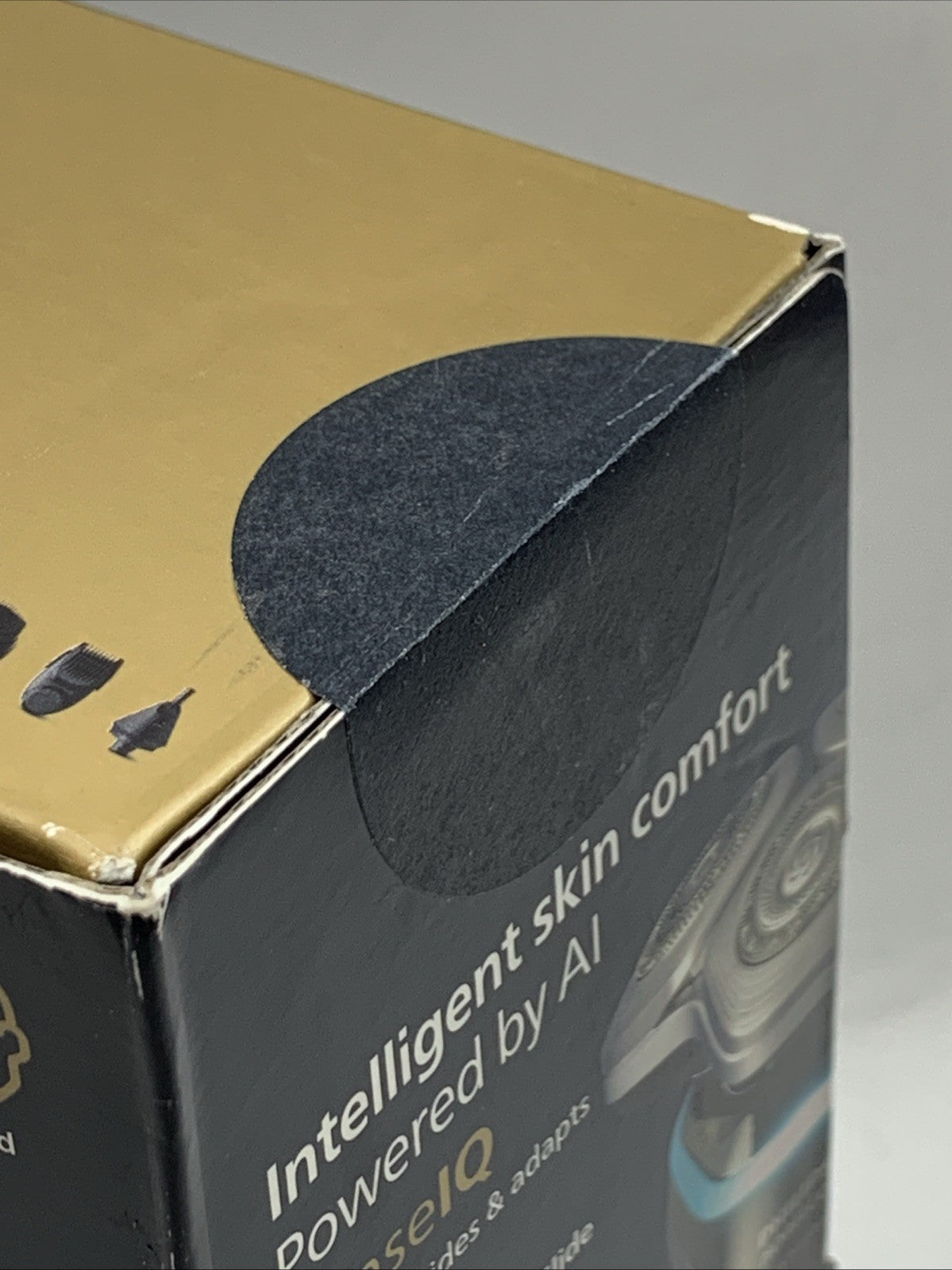 Philips Norelco Shaver i9000 Prestige, Wet & Dry Electric Facial Shaver XP9204