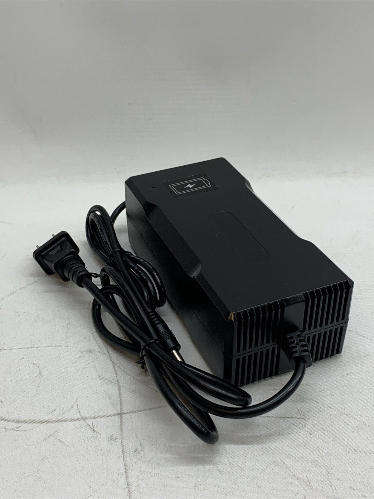 Battery 54.6v4a Power Supply Adapter Charger Model XM2703 100-240VAC 50/60Hz