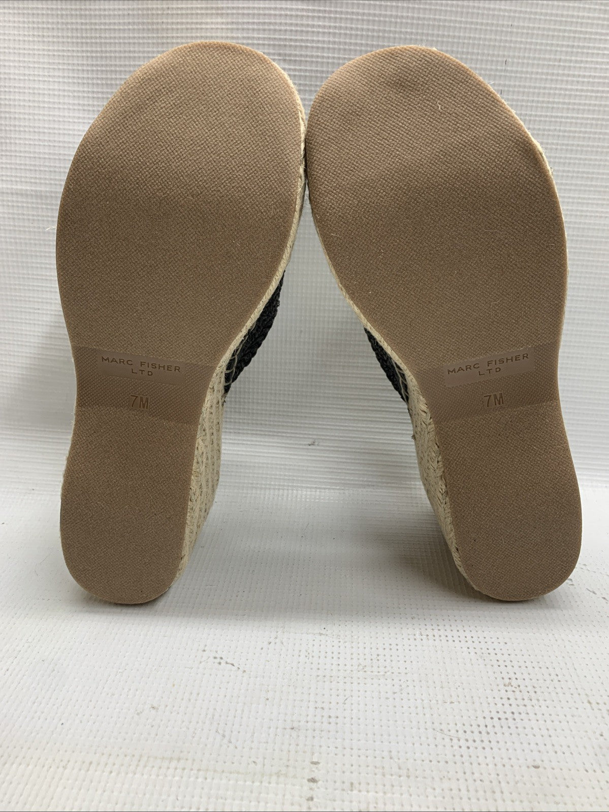 Marc Fisher LTD Women's miZAKKI Wedge Heel Sandal Black Size 7M Open Toe Slip-on