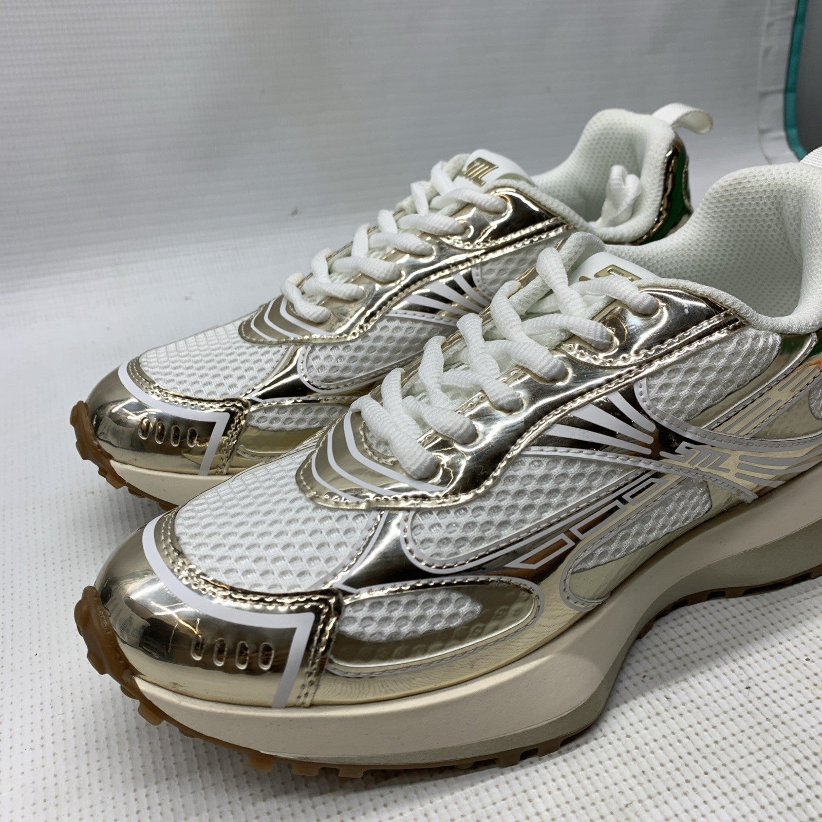 Steve Madden Cyclone Sneaker Lace-up Shoes CYCL05S1163075 Size 7.5 Gold Multi