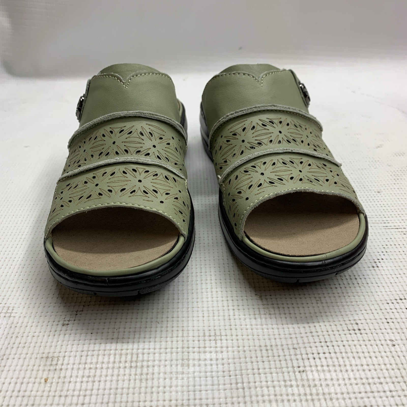 Propet Gertie CutOuts Slide Women's Green Casual 6 Sandals Green WSO041L Slip-on
