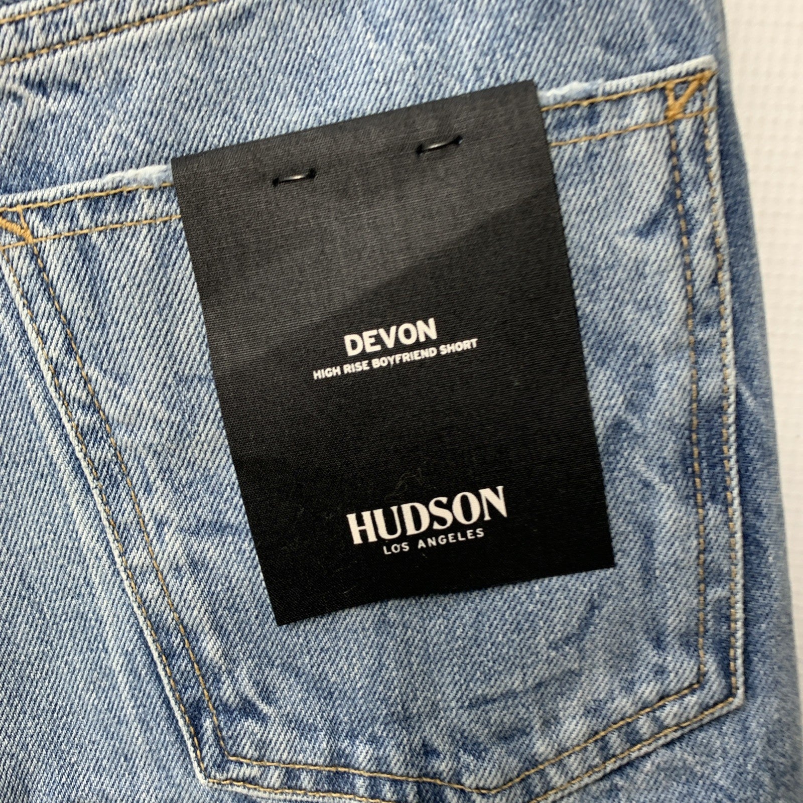 HUDSON Women's Devon High-Rise Boyfriend Short 24 Denim DJRSDE1603 with Pockets