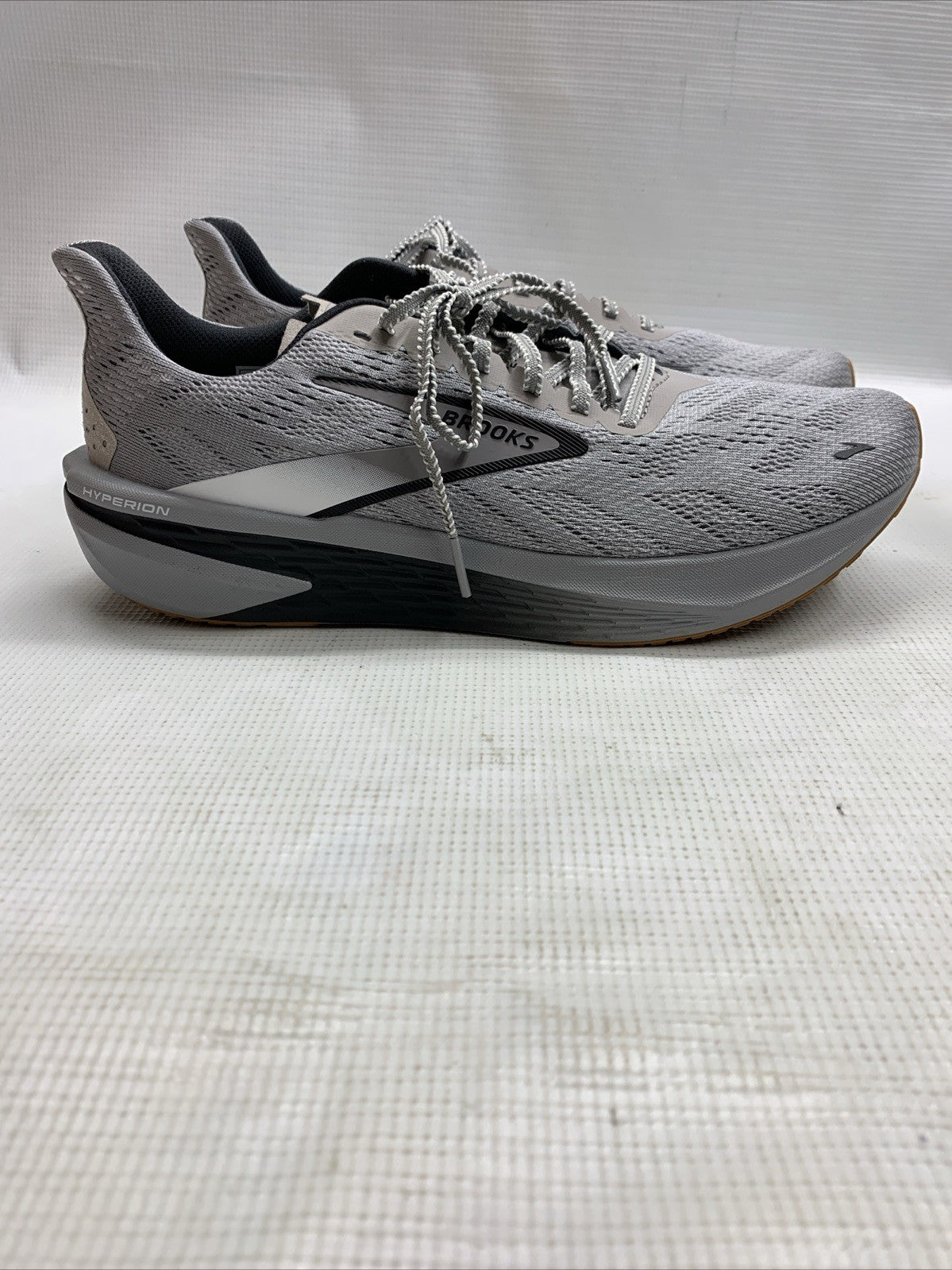 Brooks Hyperion 2 Women’s 11 Gray Running Athletic Sneakers Lace-up Breathable
