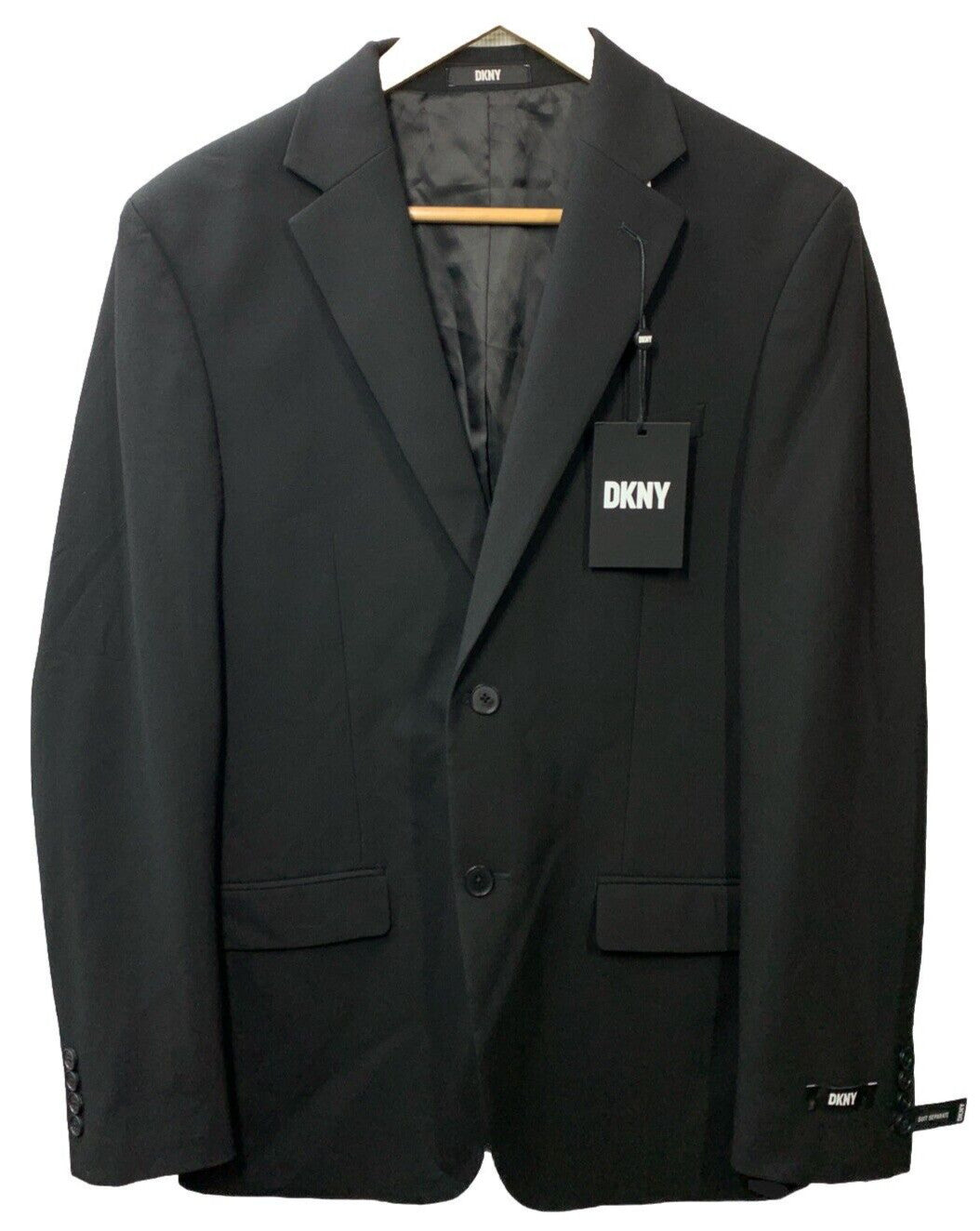 DKNY Men's Modern Fit High Performance Suit Separates Size 38R Long Sleeve Black