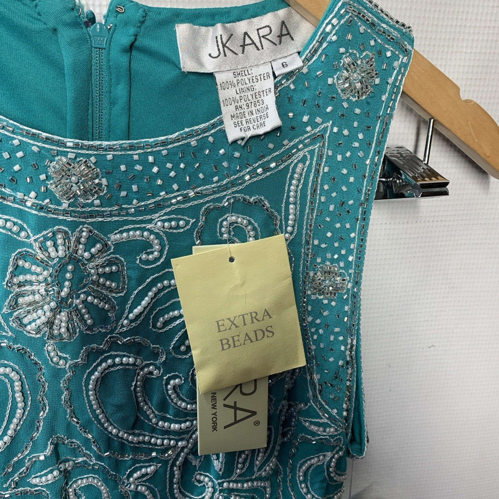 J Kara Sleeveless Scallop Trim Beaded Dress Wedding Formal with Scarf Size 6