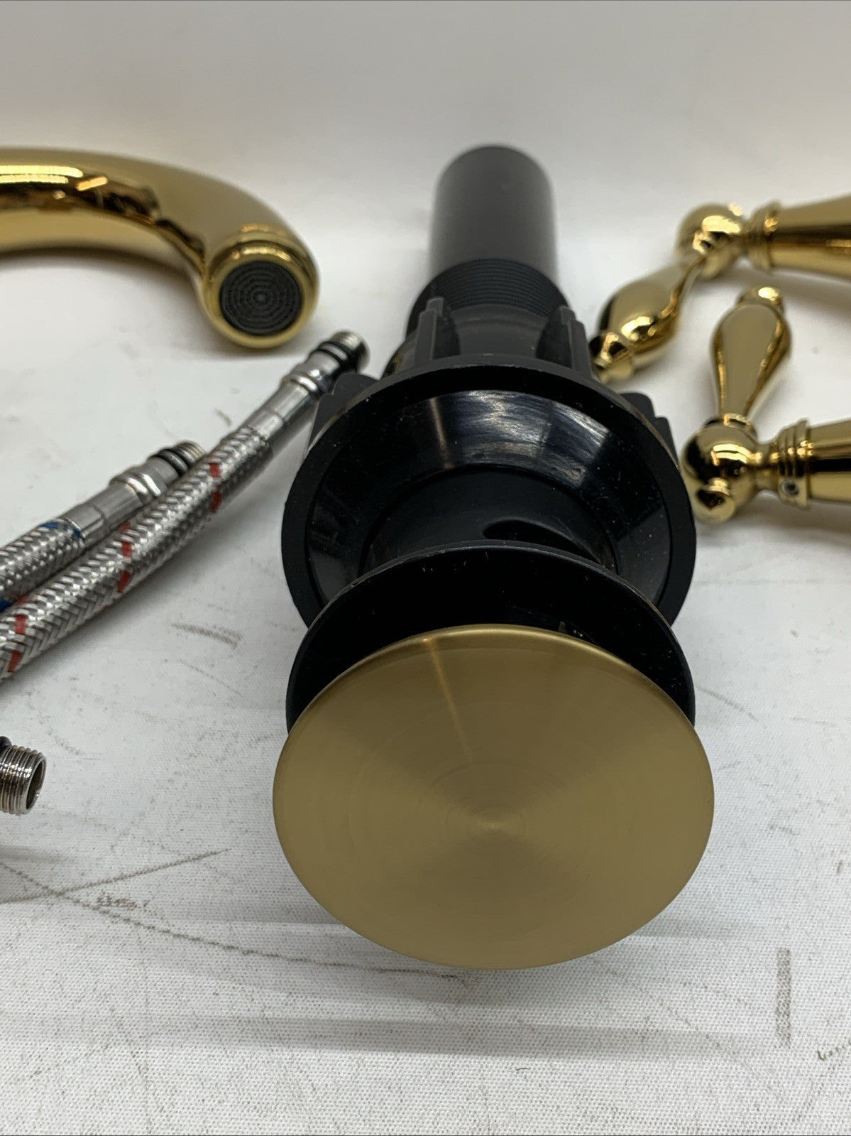 Kingston Brass KS2972NL Naples Widespread Lavatory Faucet Polished Brass 8-inch