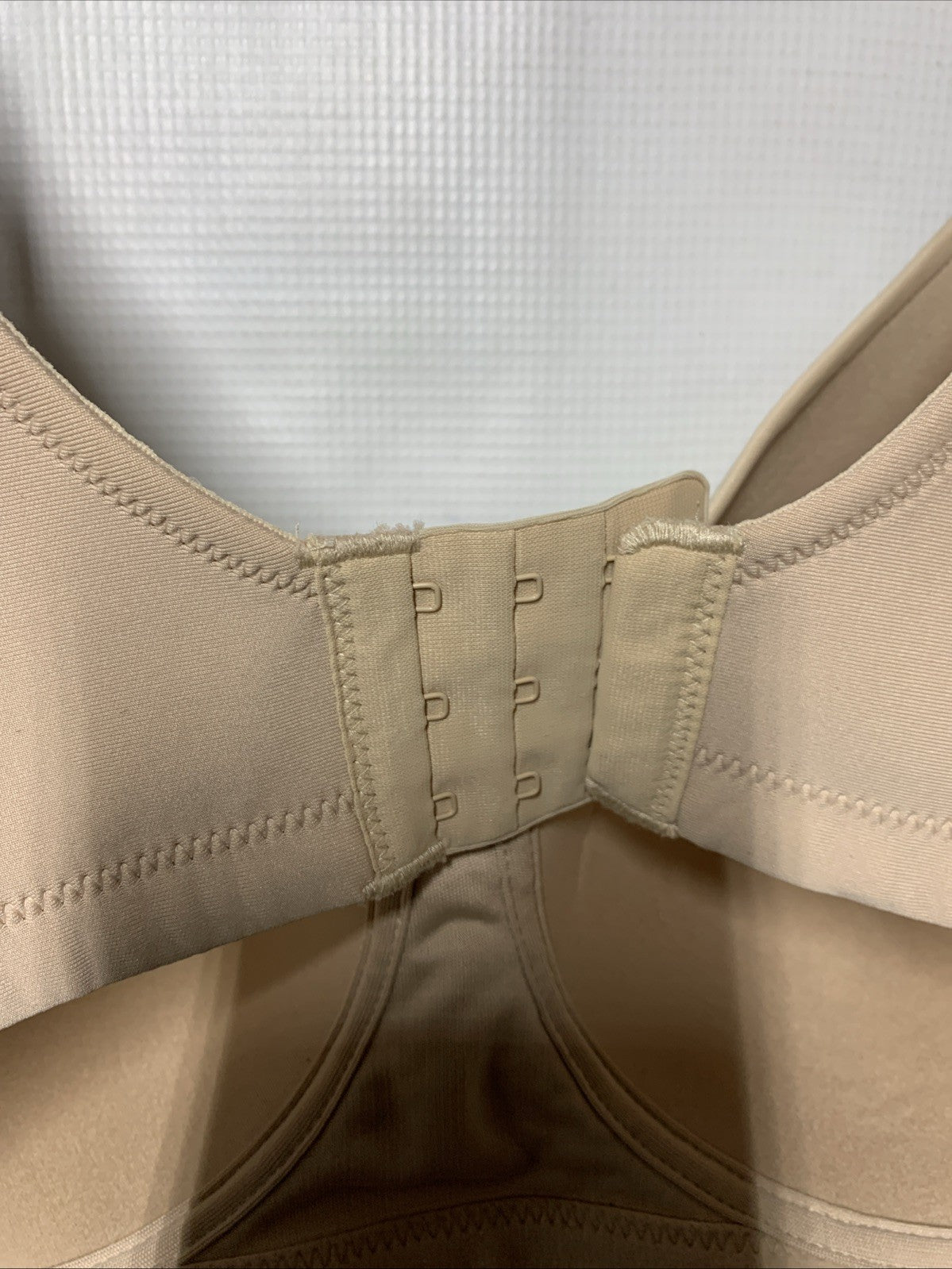 Vanity Fair Beauty Back Smoother Full Figure Wirefree Bra 71380 Size 44B Beige