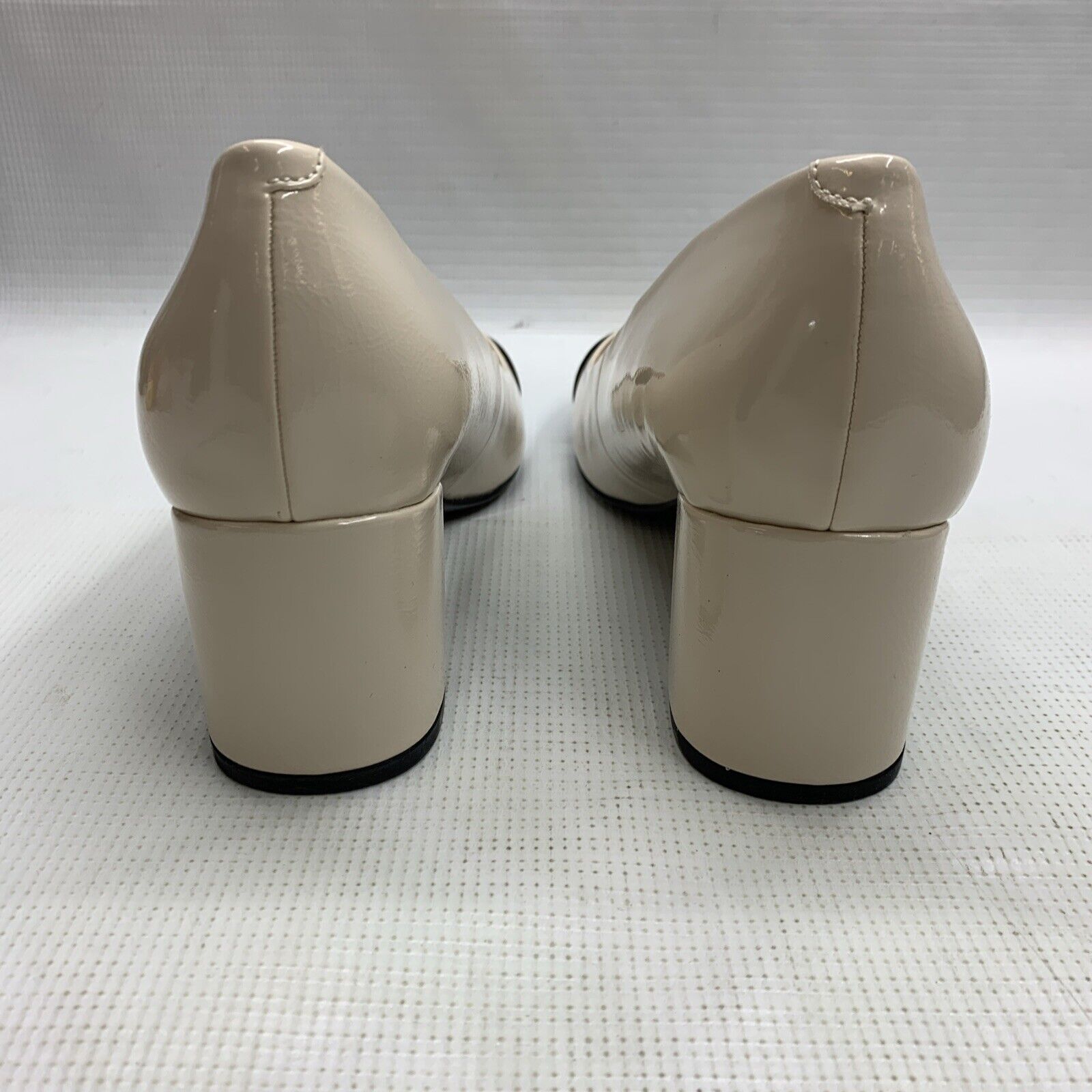 Bandolino Candy3 Womens Ivory 150 Block Heeled Sandal Slip-on Size 11 Square Toe