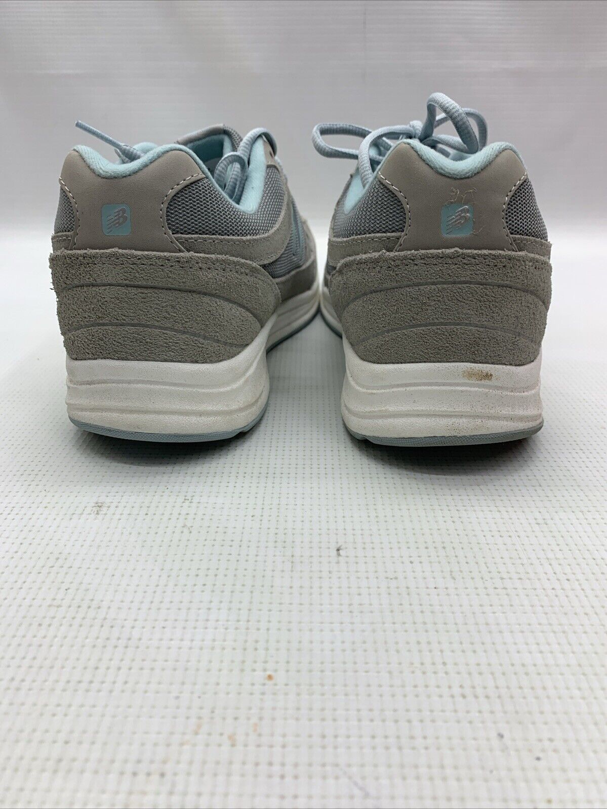 MW877GT New Balance Women’s 877 V1 Walking Shoe, Gray Size 9.5 Lace-up Sneaker
