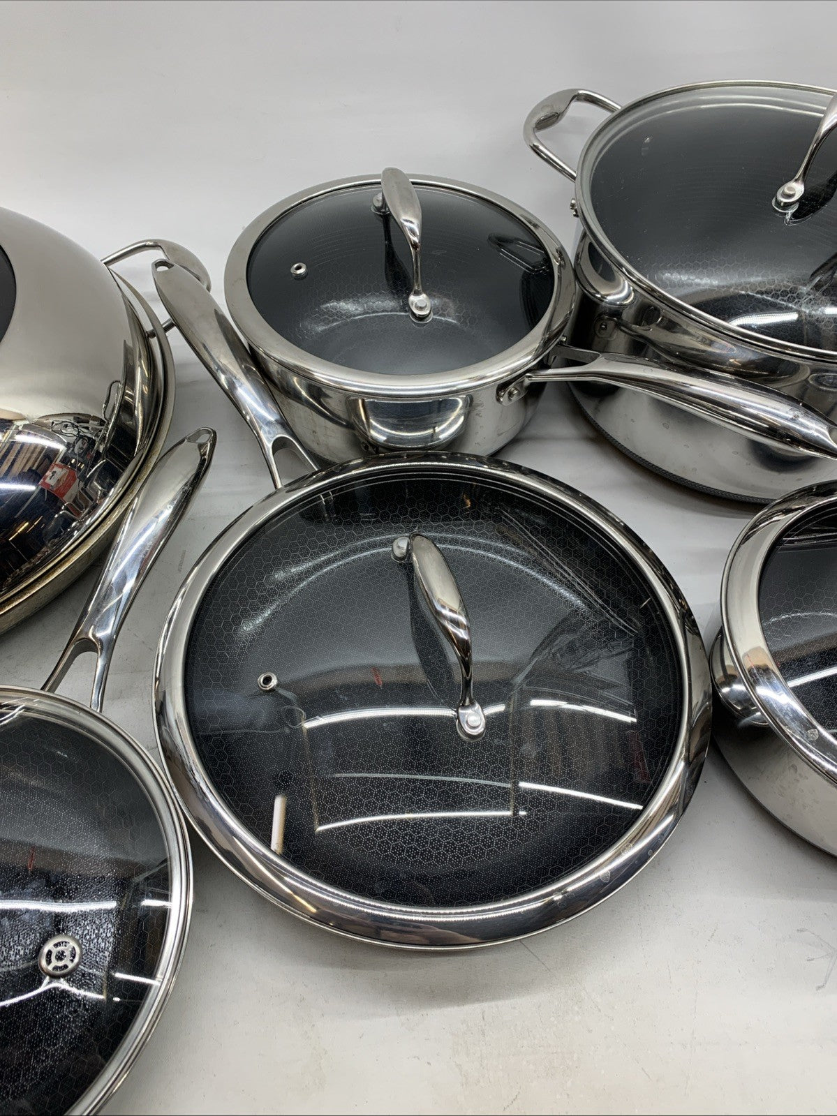 HexClad Hybrid Nonstick 16 Piece Cookware Set, 2, 3, and 8 Quart Pots with Lids