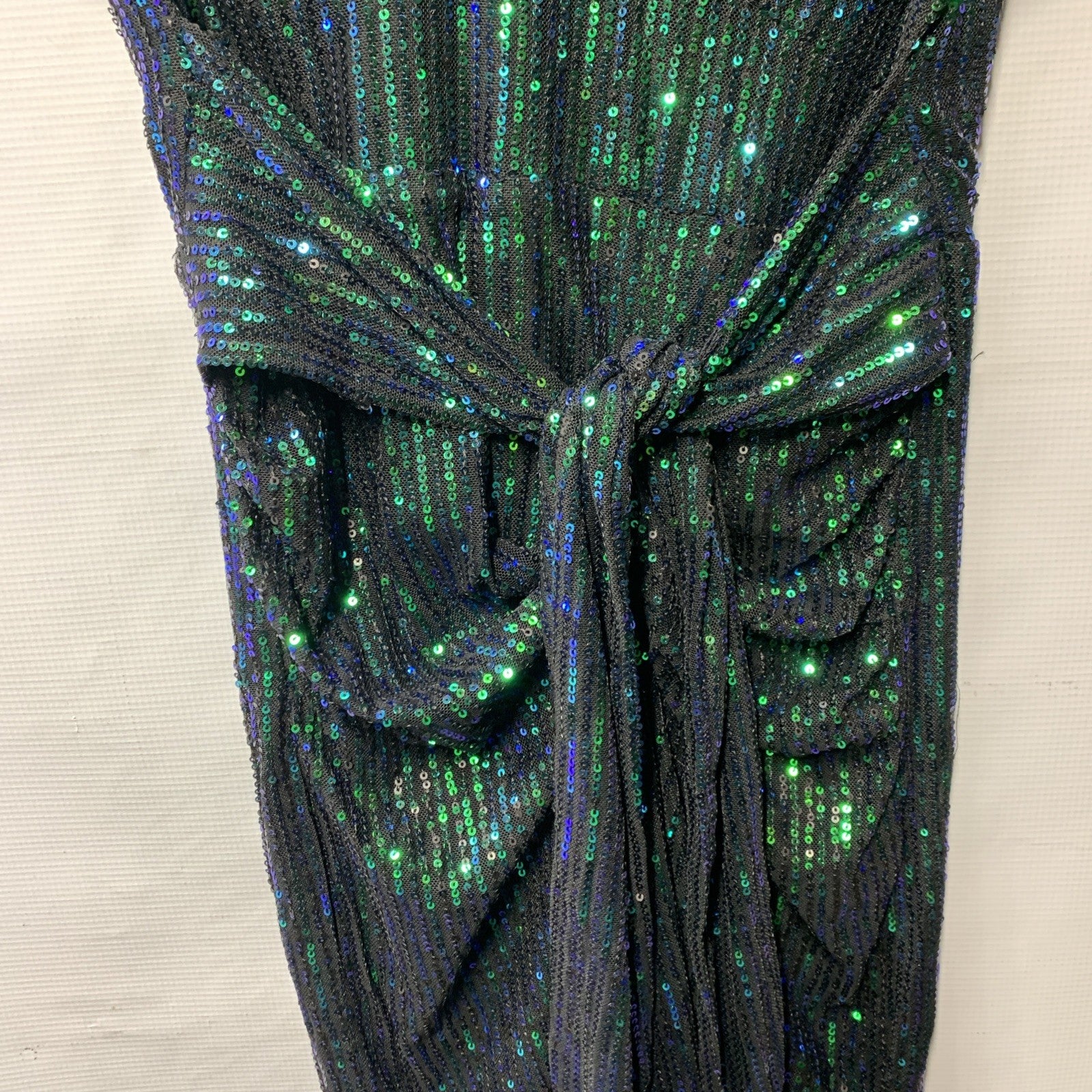 Green Grace Karin bodycon sequin party dress with cap sleeves and V-neck, designed for women, size small.