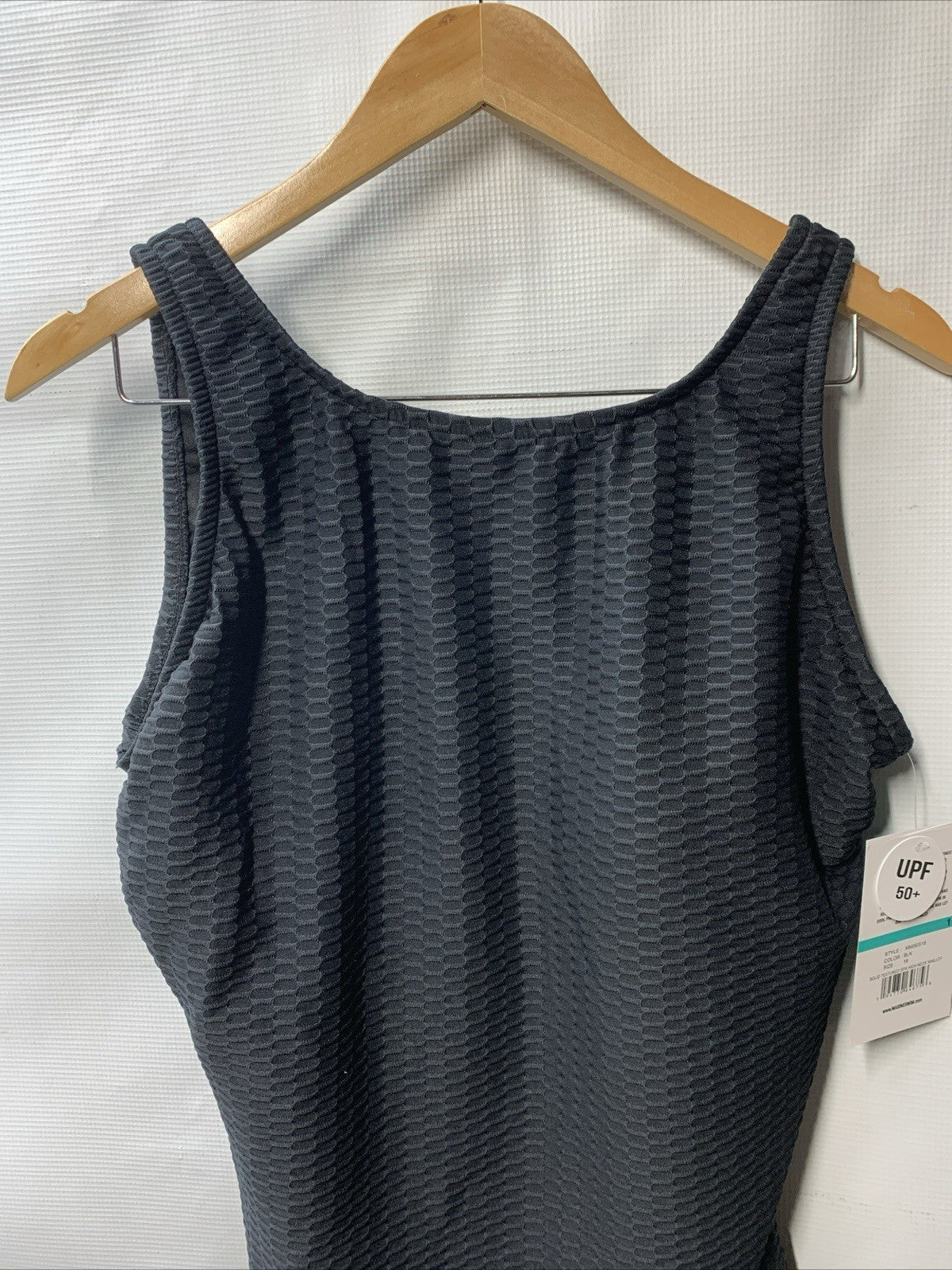 Maxine Of Hollywood Size 16 Solid Texture Spa High Neck Maillot Black UPF 50+