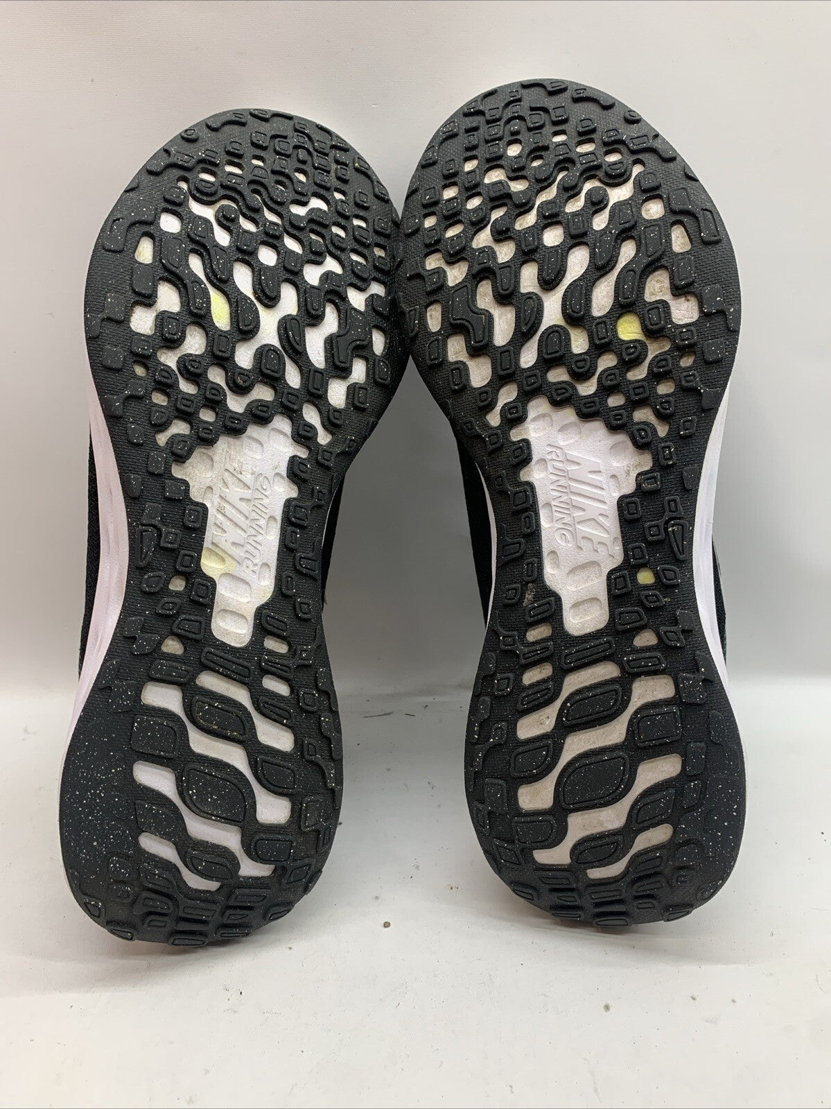 Nike BQ3207-002 Revolution 5 Running Shoes Women's Size 11 Black/White Lace-up