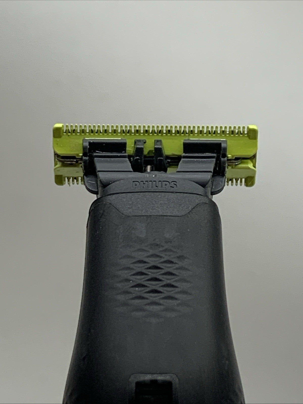 Philips Norelco Oneblade Pro-Face and Trimmer and Shaver-QP6530/90 50/60hz Used