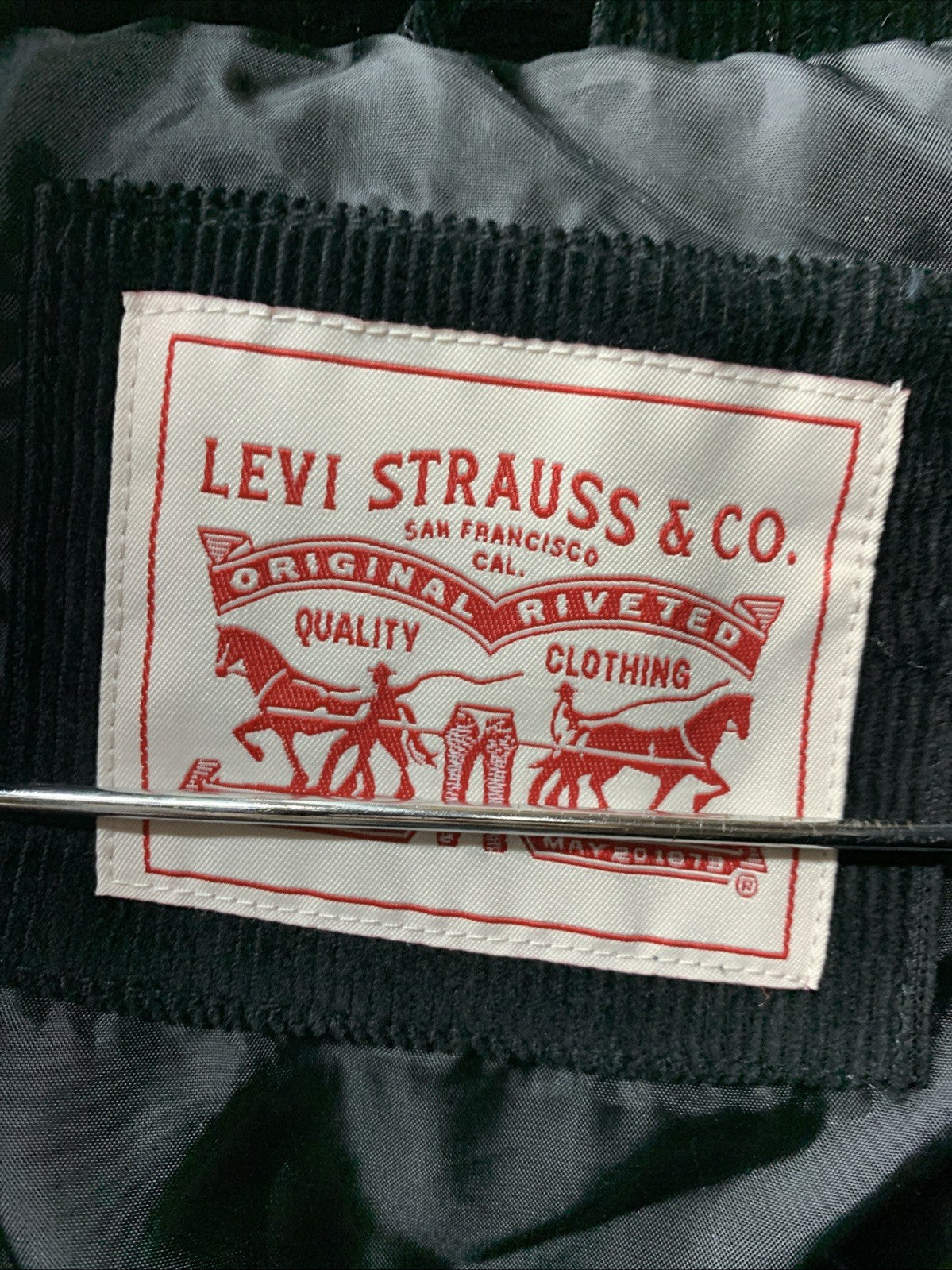 Levi’s Women’s Zoe Corduroy Quilted Puffer Jacket Black Size 1X Long Sleeve Zip