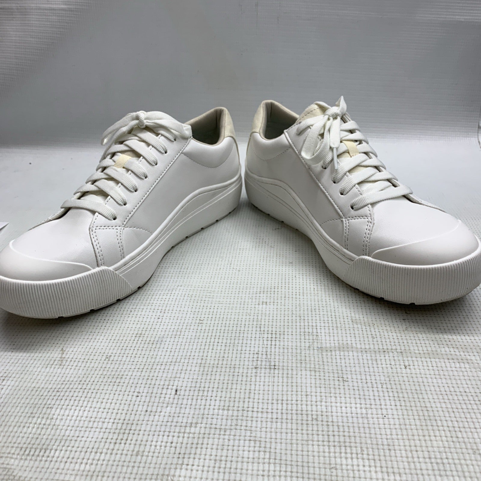 Dr. Scholls Time Off Shoes Womens Size 9W White Lace Up Low Top Sneaker Low-top