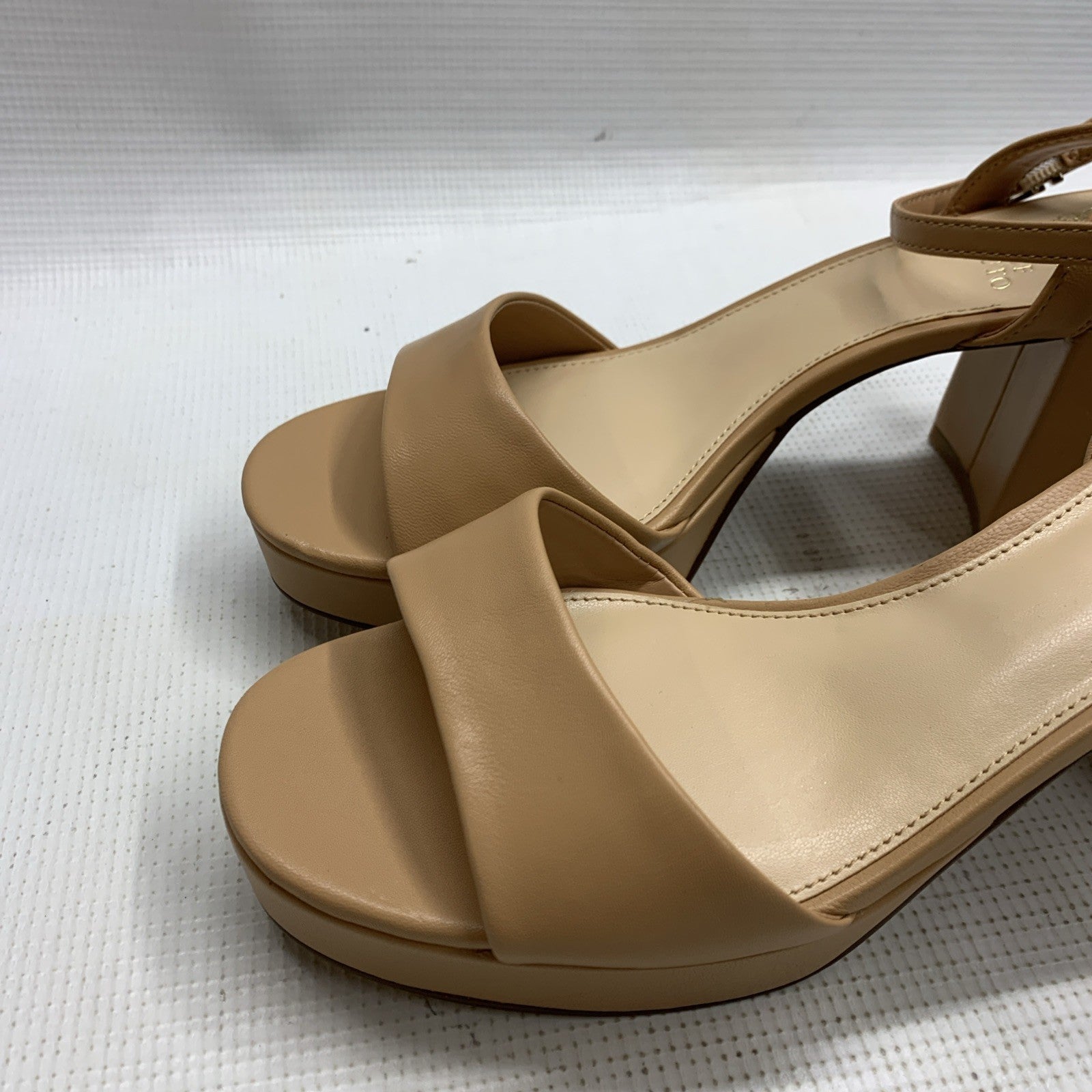 Vince Camuto Women's Pendreya Sandstone Platform Sandal Wedge Heel Size 7.5M