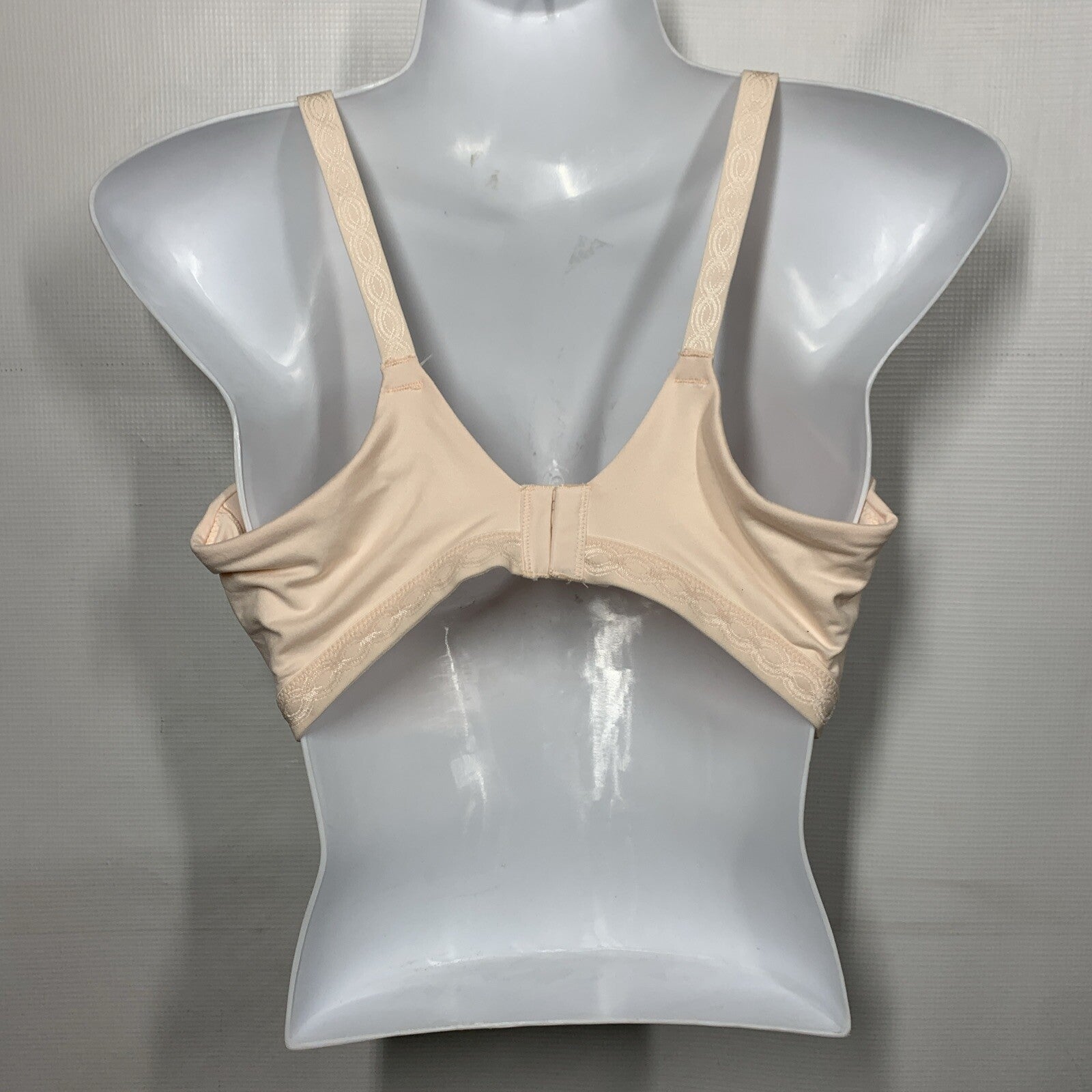 Warner's Women's Cloud 9 Super Soft Wireless Lightly Lined Comfort Bra Size 38D