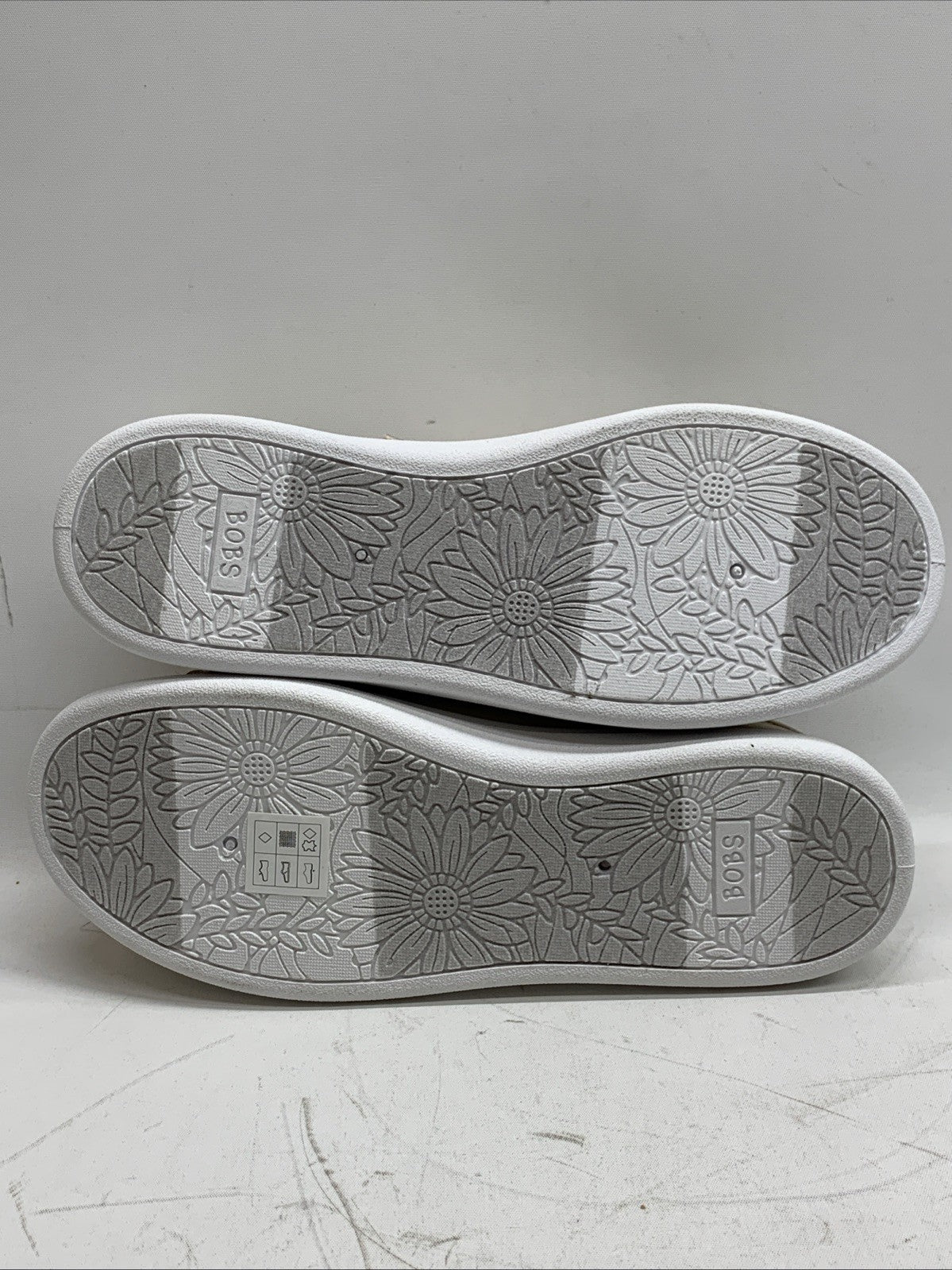 Bobs By Skechers DVINE-INSTANT DELIGHT Natural Sneakers 114456 Women's Size 8.5